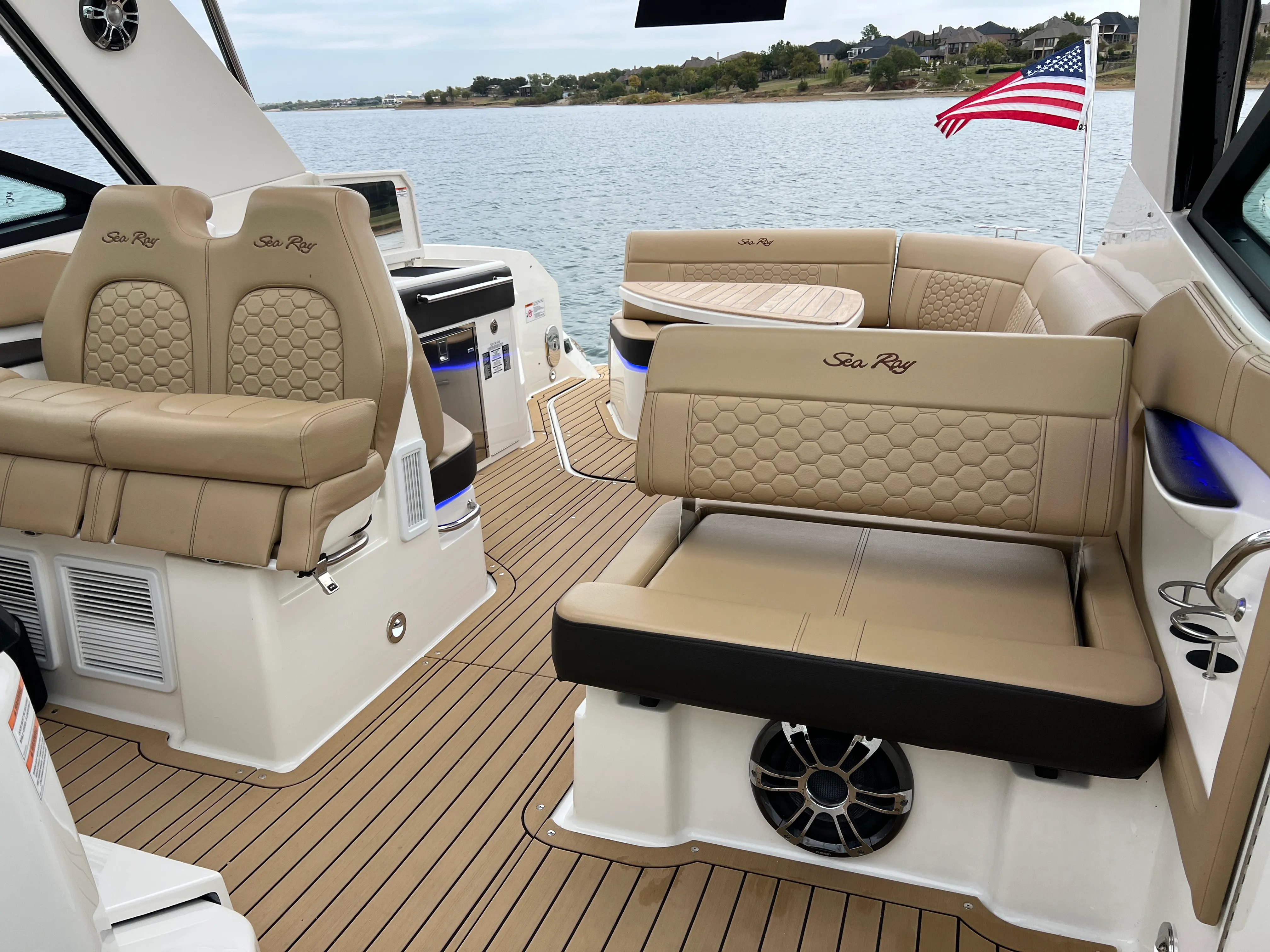 2020 Sea Ray 320 SUNDANCER Image Thumbnail #34
