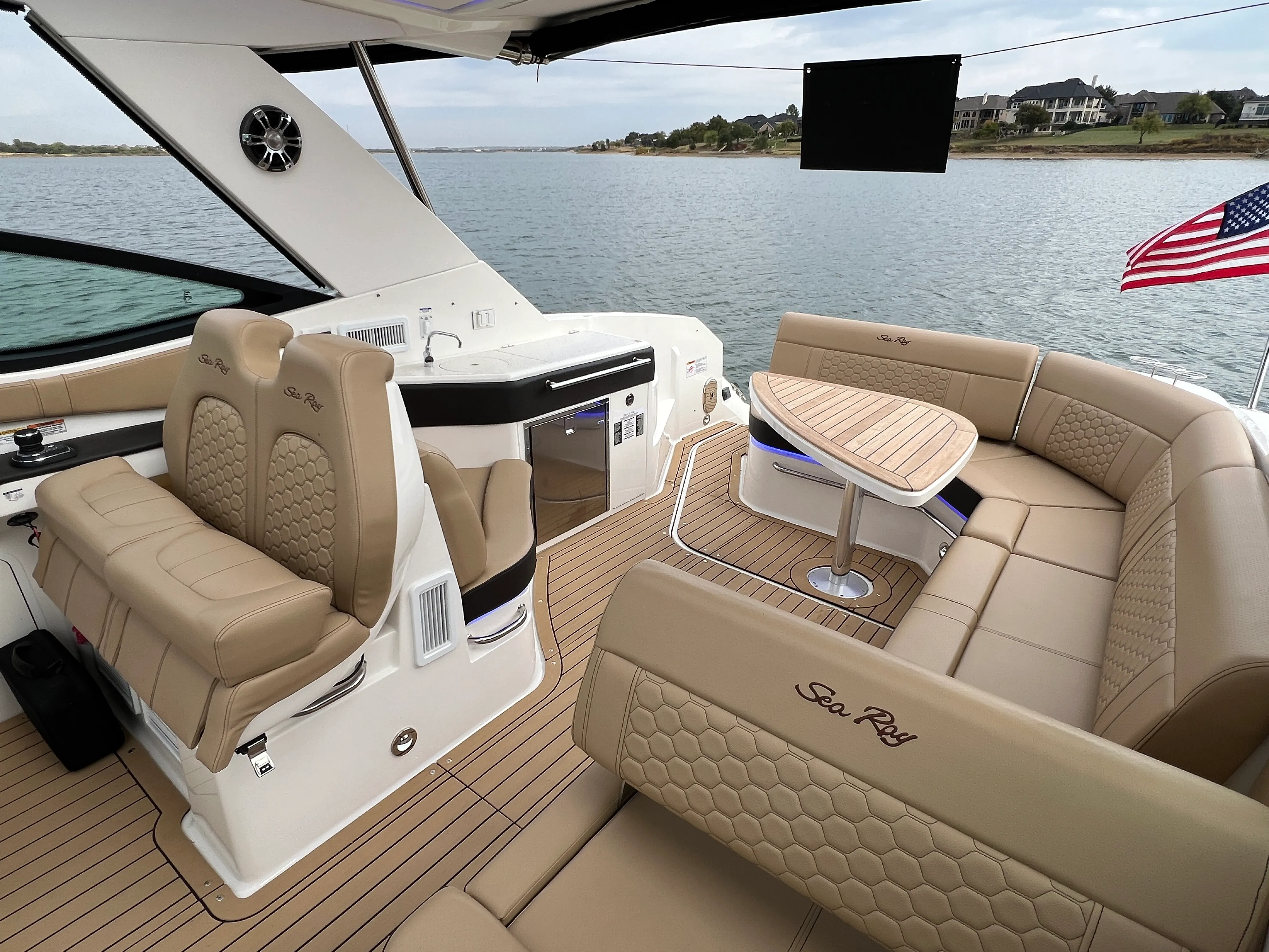2020 Sea Ray 320 SUNDANCER Image Thumbnail #31
