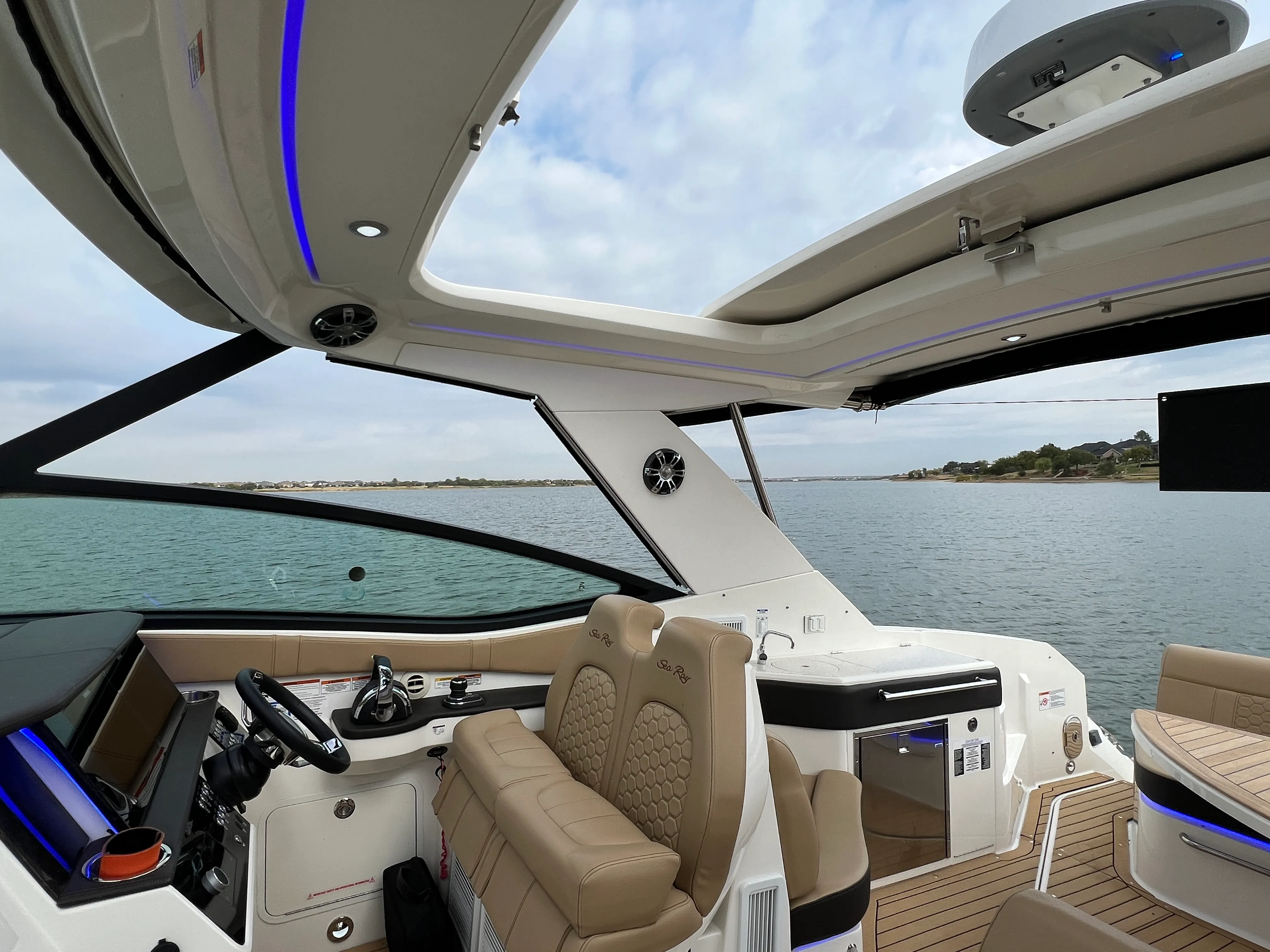 2020 Sea Ray 320 SUNDANCER Image Thumbnail #38