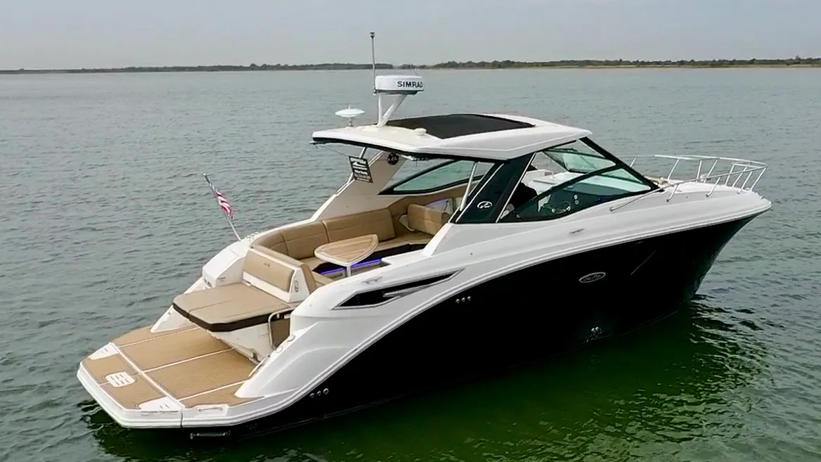 2020 Sea Ray 320 SUNDANCER Image Thumbnail #4