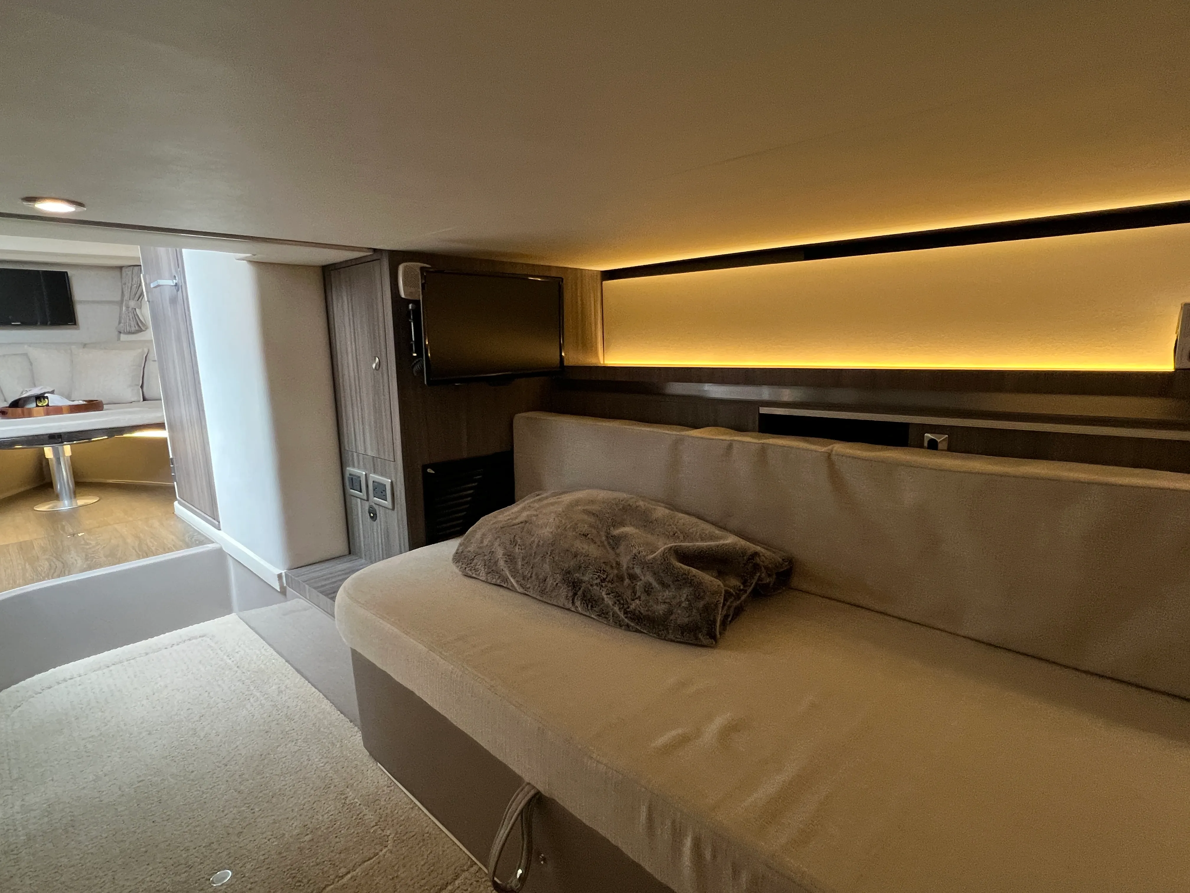 2020 Sea Ray 320 SUNDANCER Image Thumbnail #64