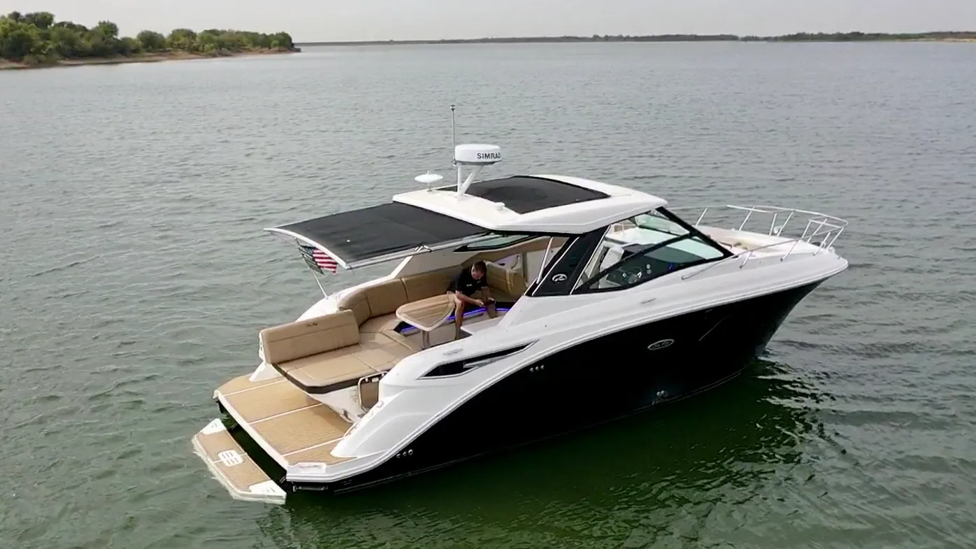 2020 Sea Ray 320 SUNDANCER Image Thumbnail #18