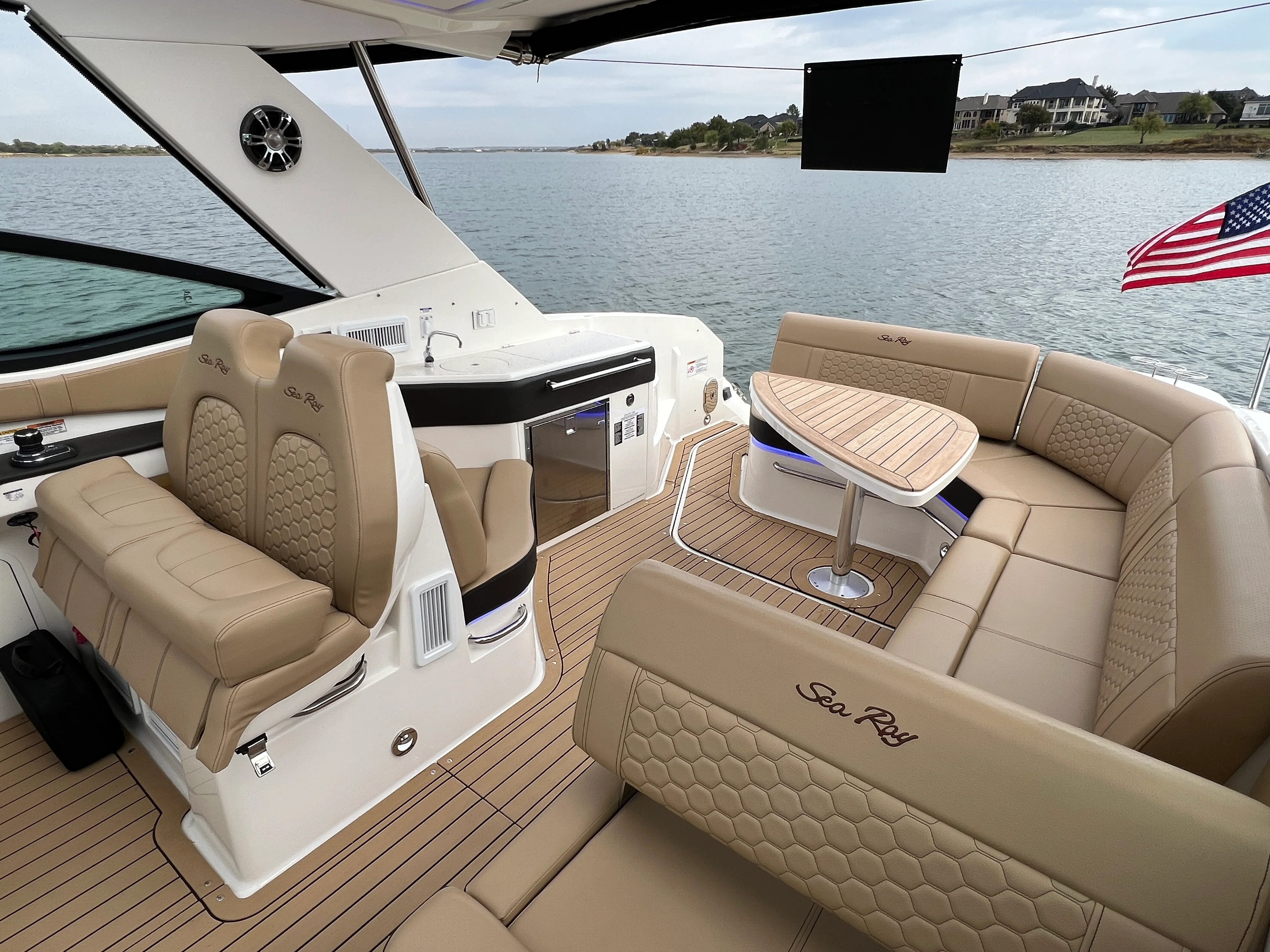 2020 Sea Ray 320 SUNDANCER Image Thumbnail #27