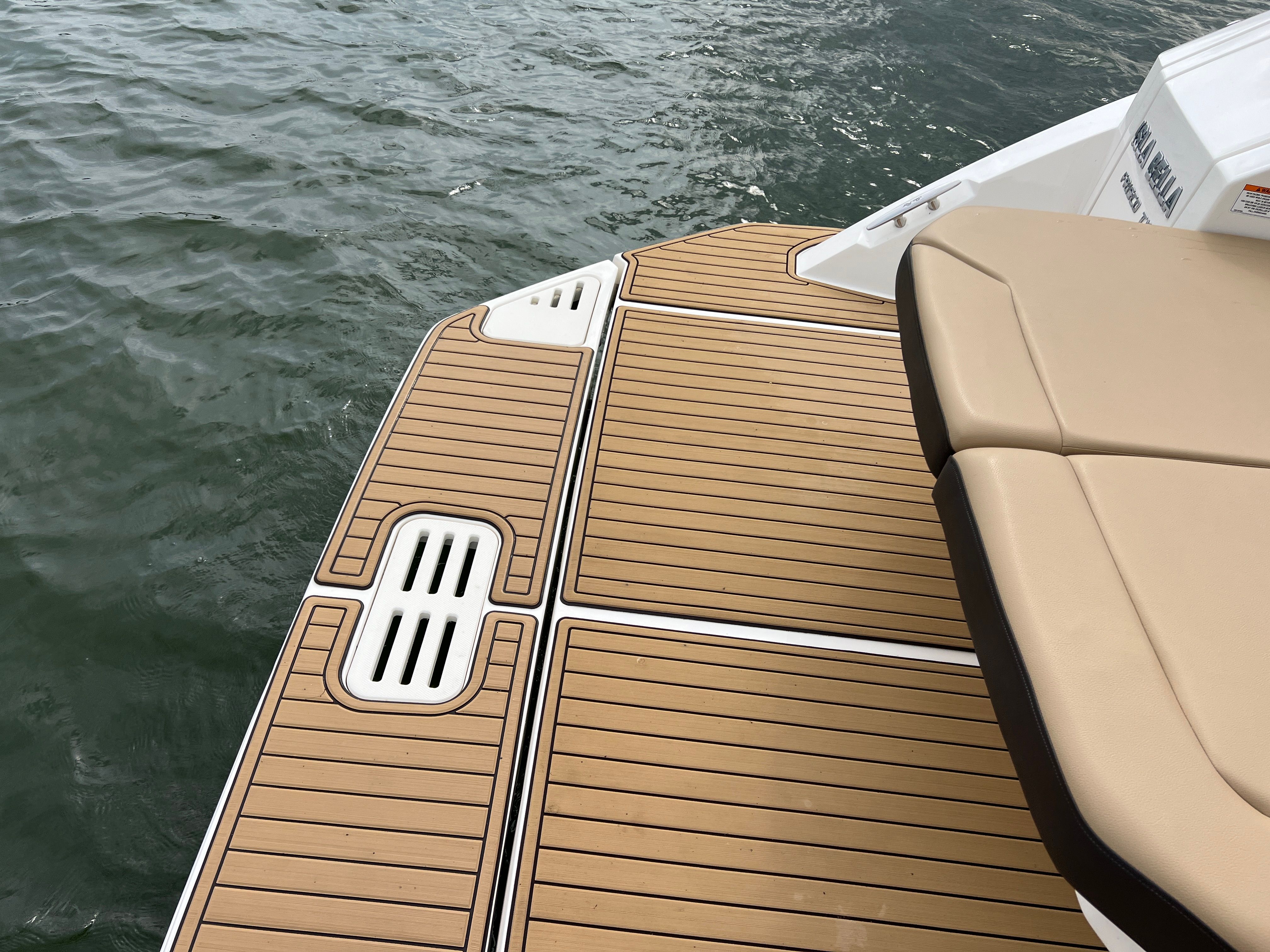 2020 Sea Ray 320 SUNDANCER Image Thumbnail #16