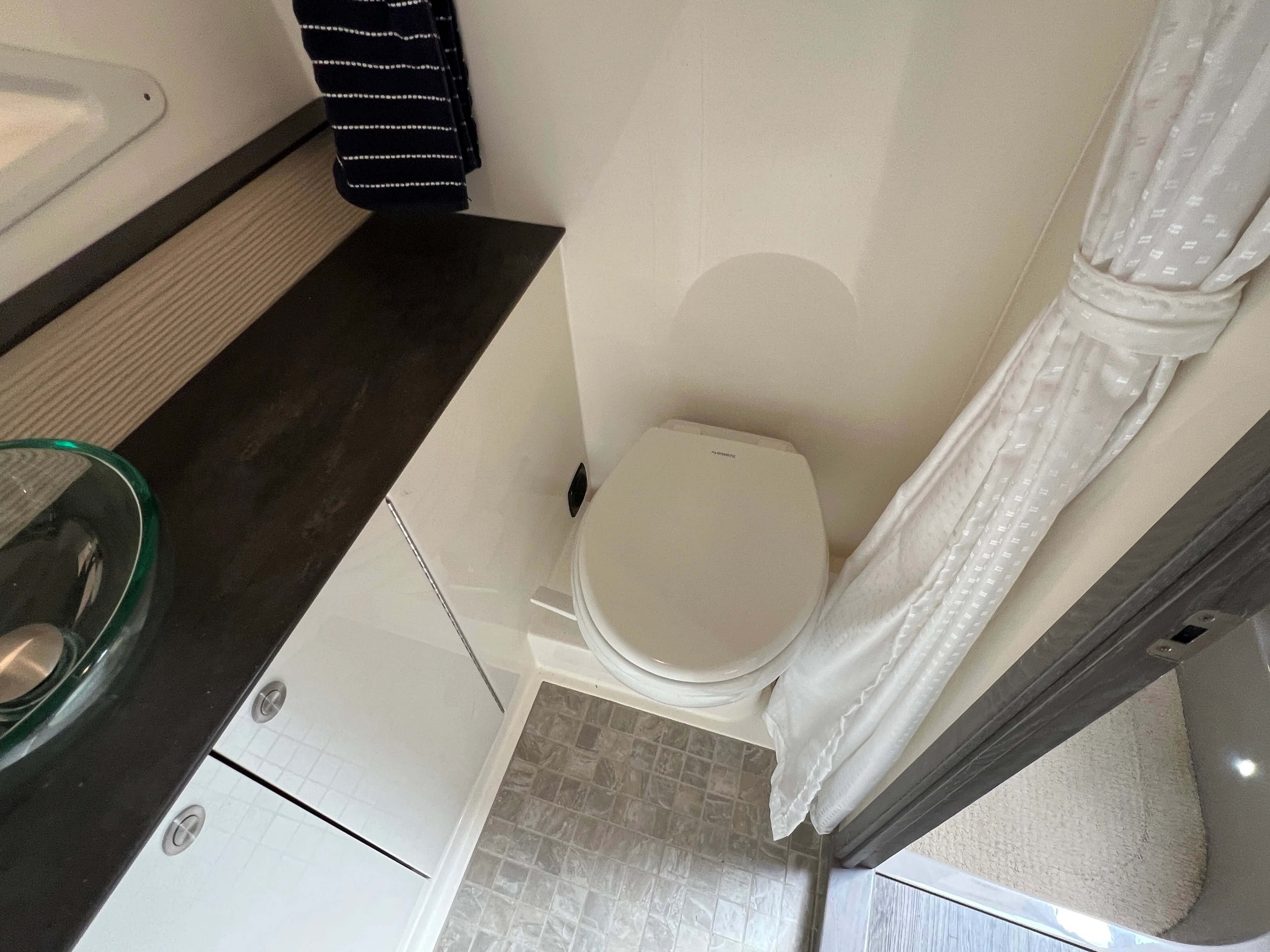 2020 Sea Ray 320 SUNDANCER Image Thumbnail #63