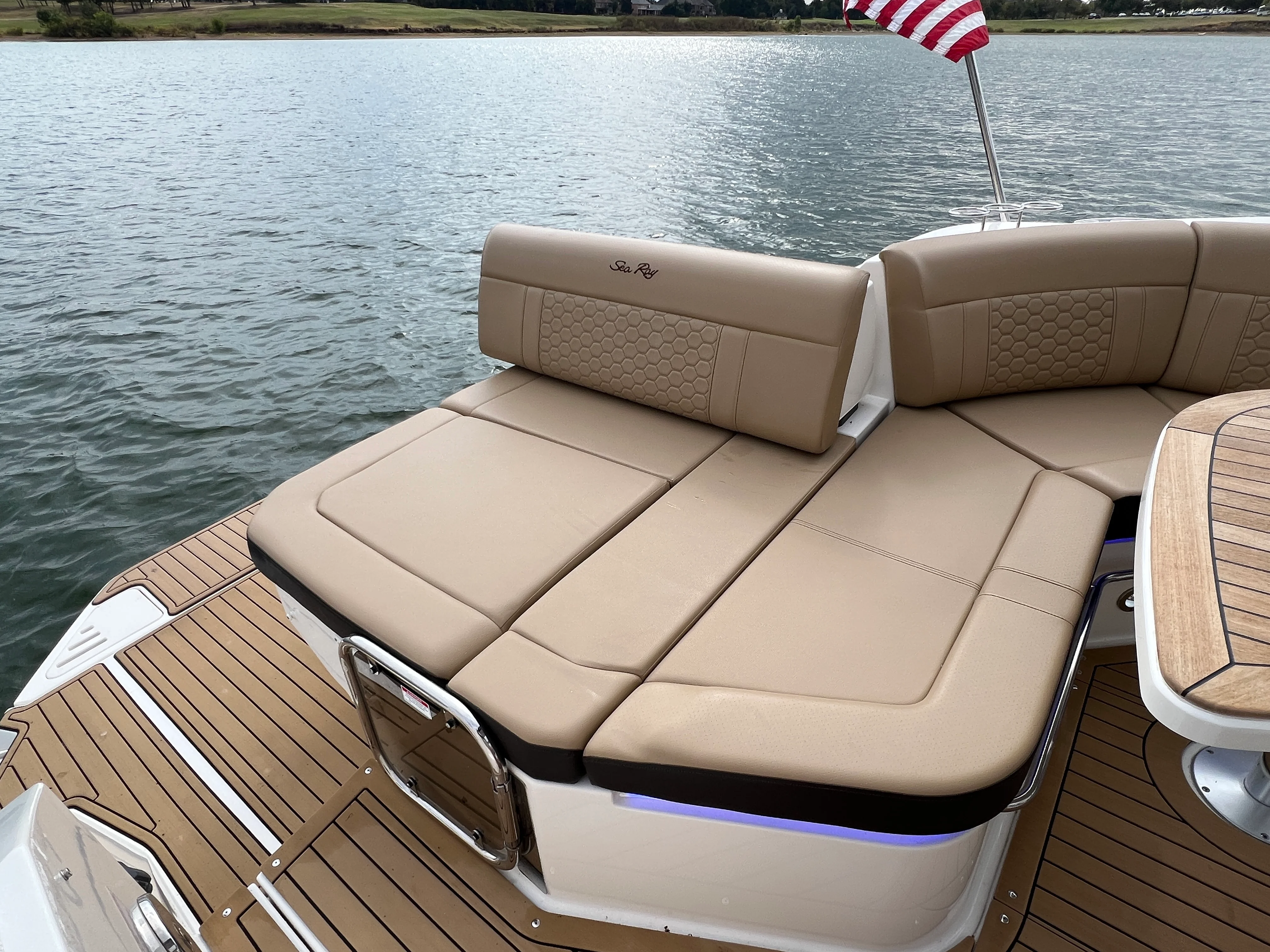 2020 Sea Ray 320 SUNDANCER Image Thumbnail #23