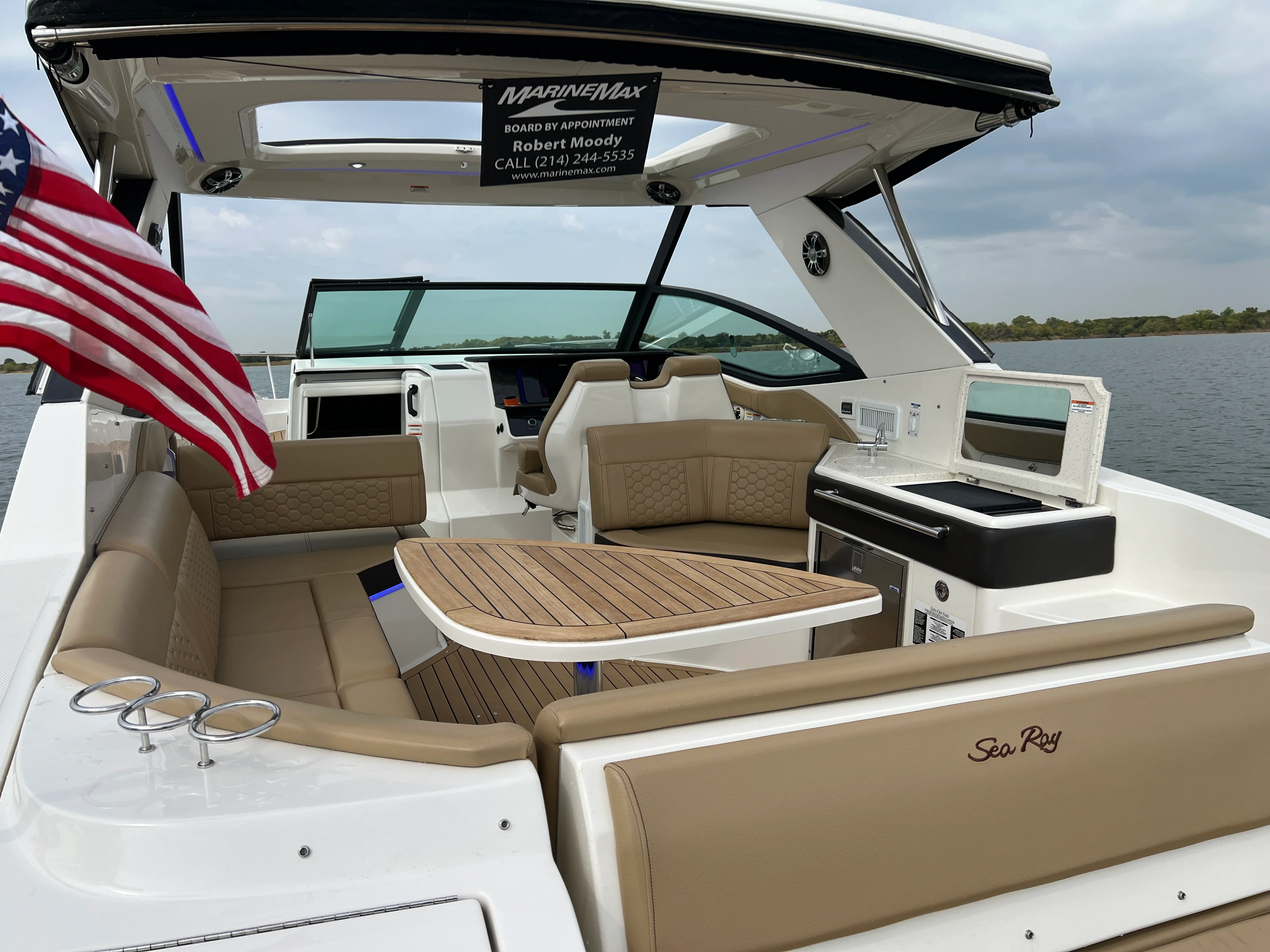 2020 Sea Ray 320 SUNDANCER Image Thumbnail #22