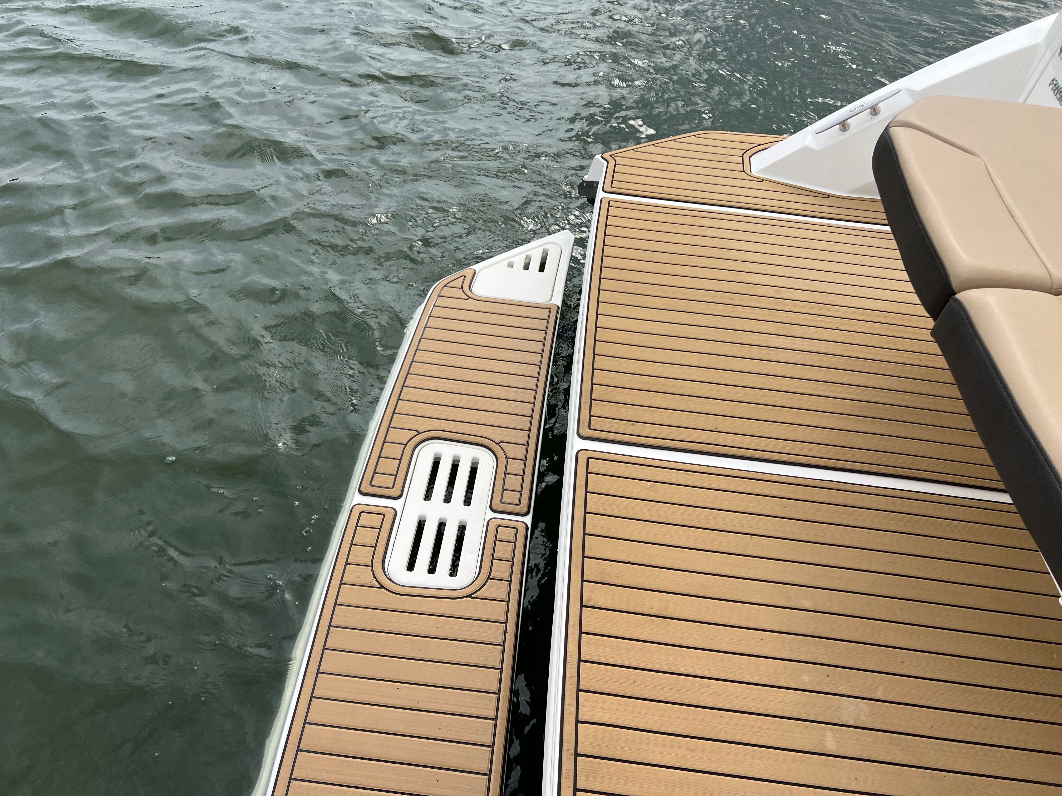 2020 Sea Ray 320 SUNDANCER Image Thumbnail #17