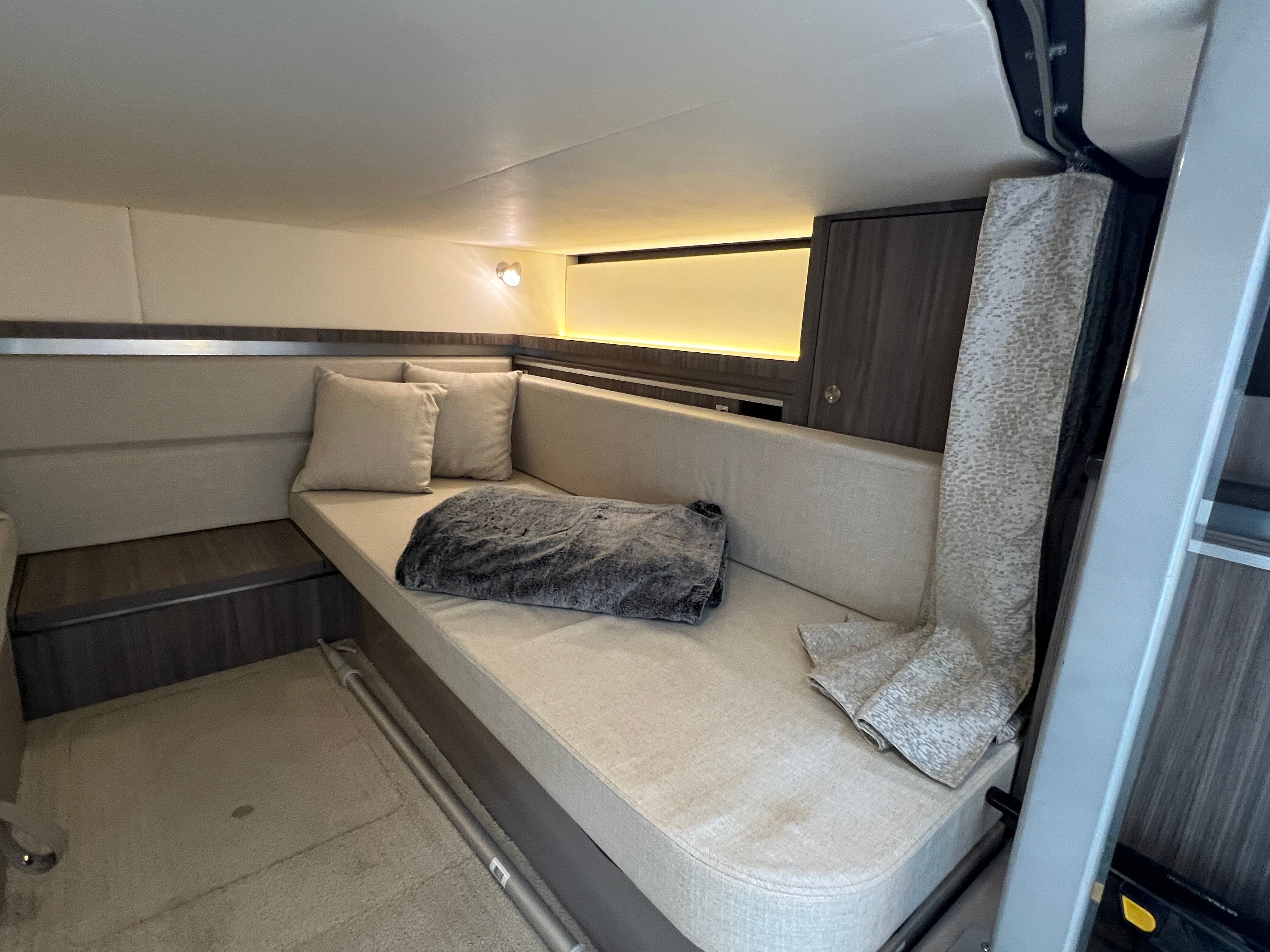 2020 Sea Ray 320 SUNDANCER Image Thumbnail #59