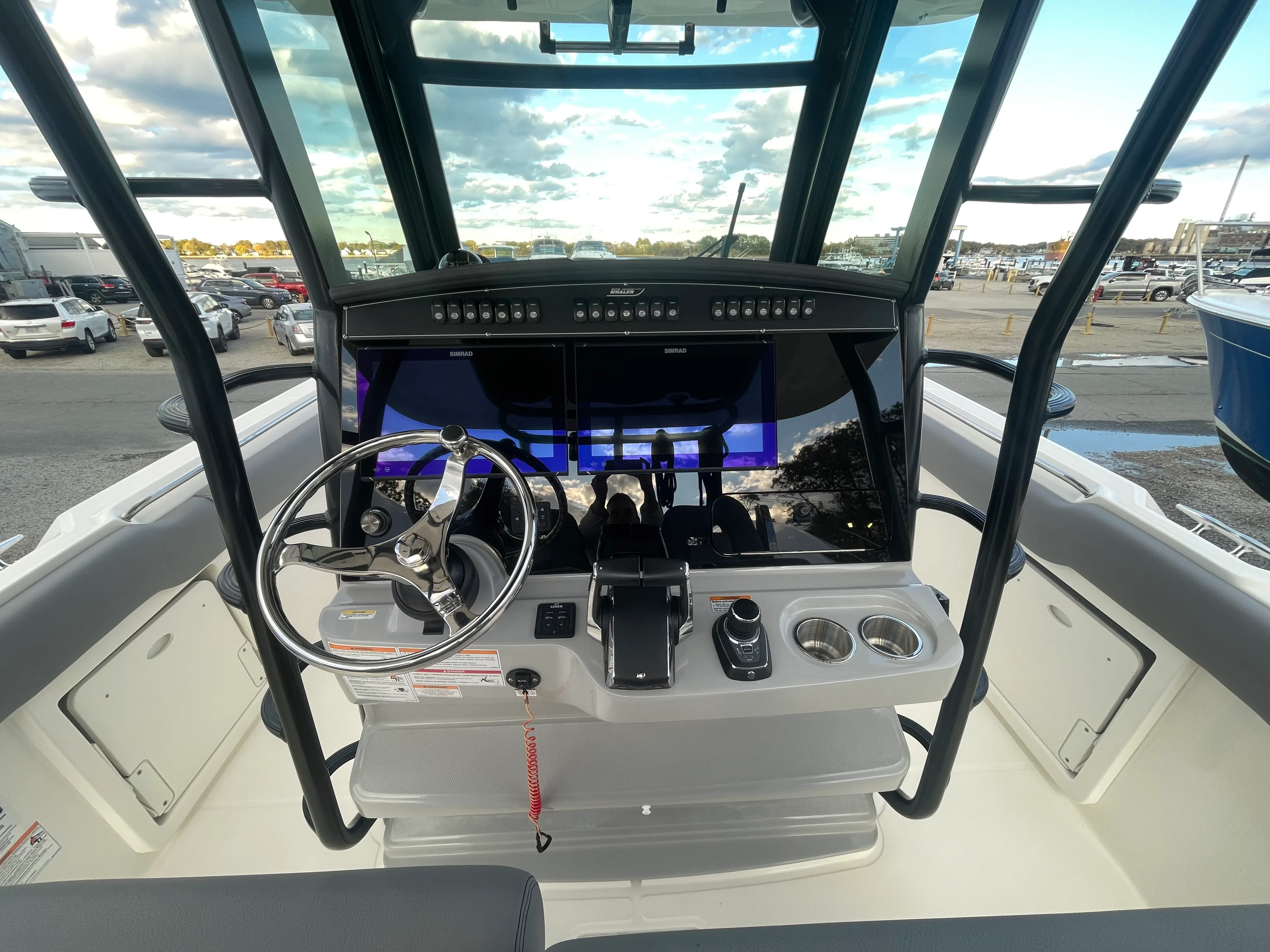 2025 Boston Whaler OUTRAGE Image Thumbnail #21