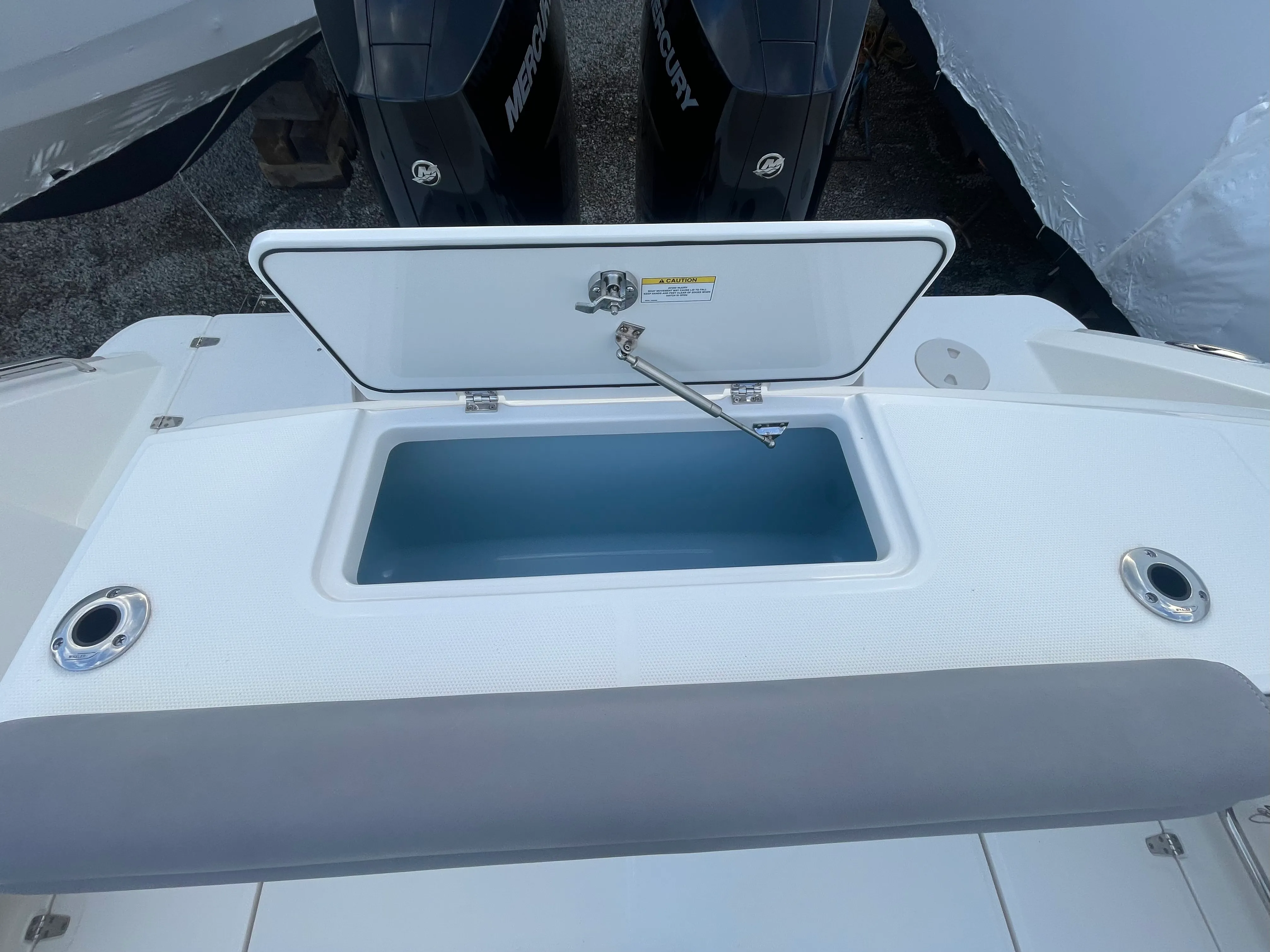 2025 Boston Whaler OUTRAGE Image Thumbnail #7