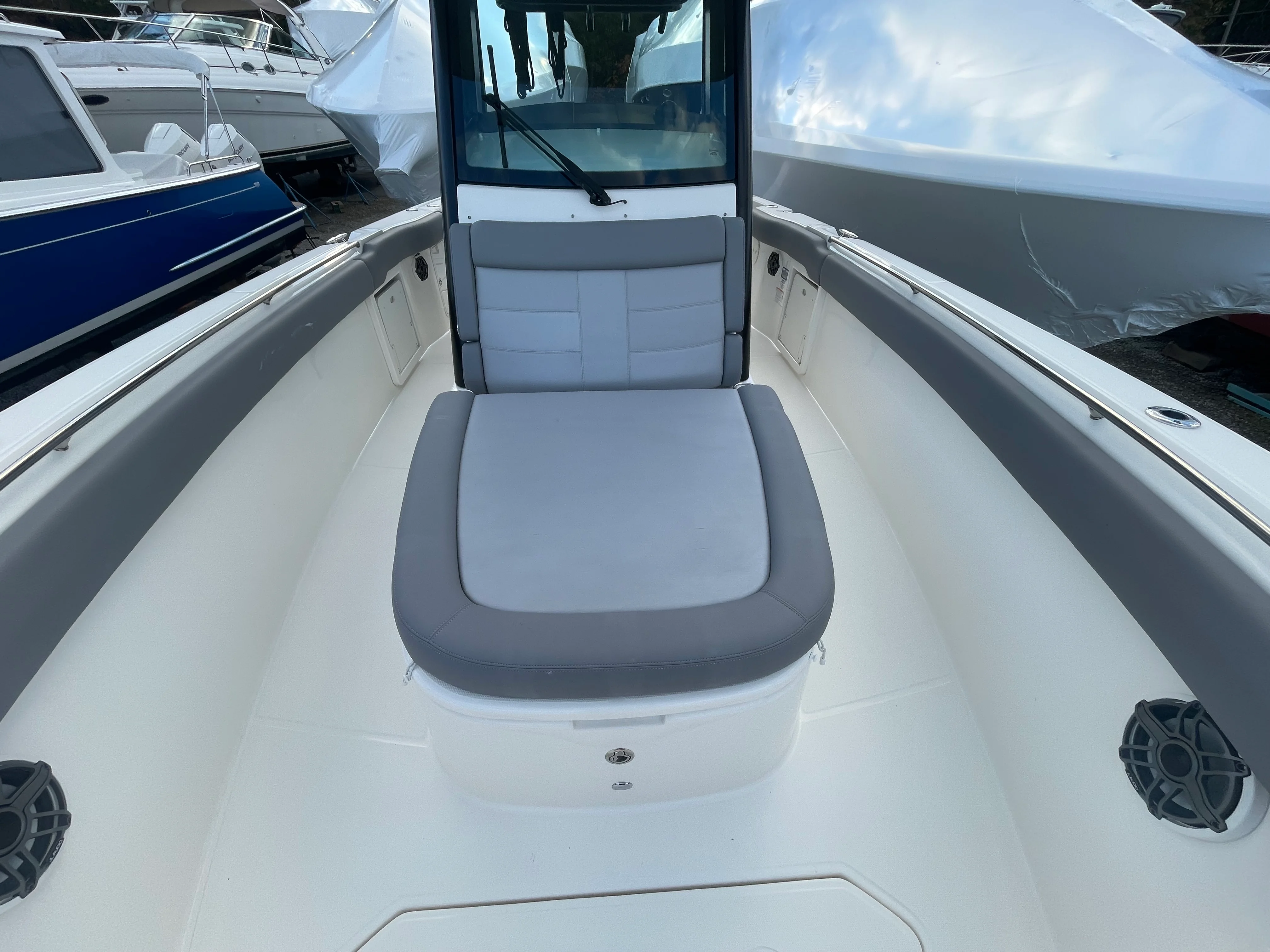 2025 Boston Whaler 330 OUTRAGE Image Thumbnail #27