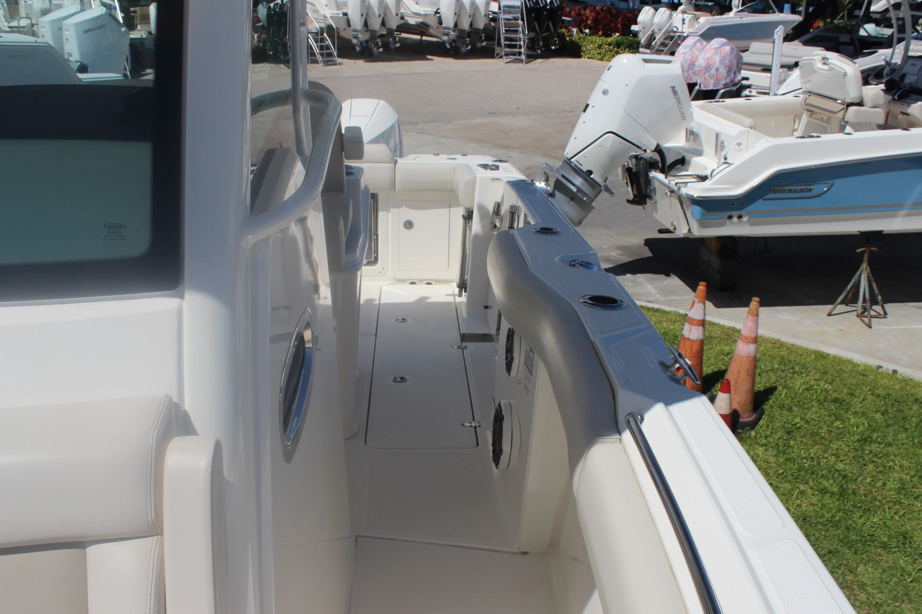 2023 Boston Whaler 280 OUTRAGE Image Thumbnail #12