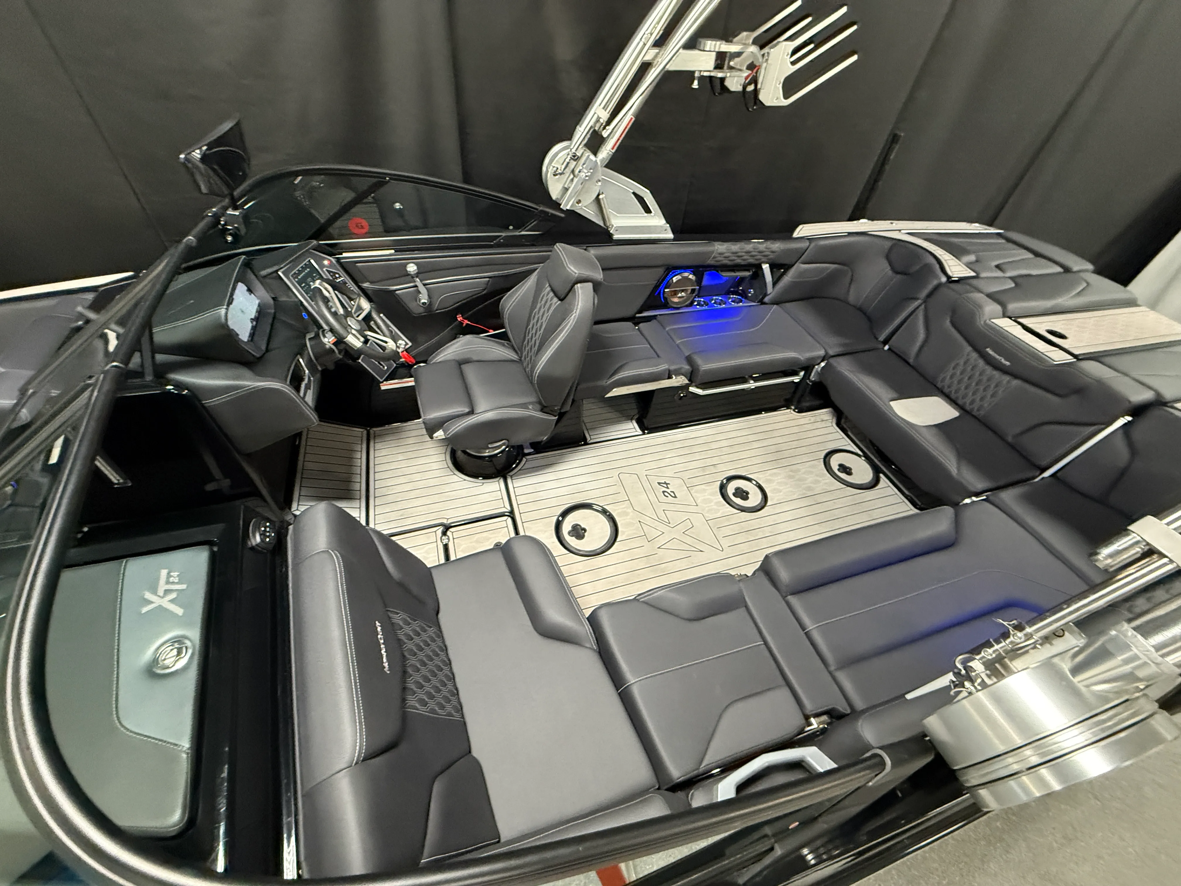 2022 Mastercraft XT24 Image Thumbnail #8