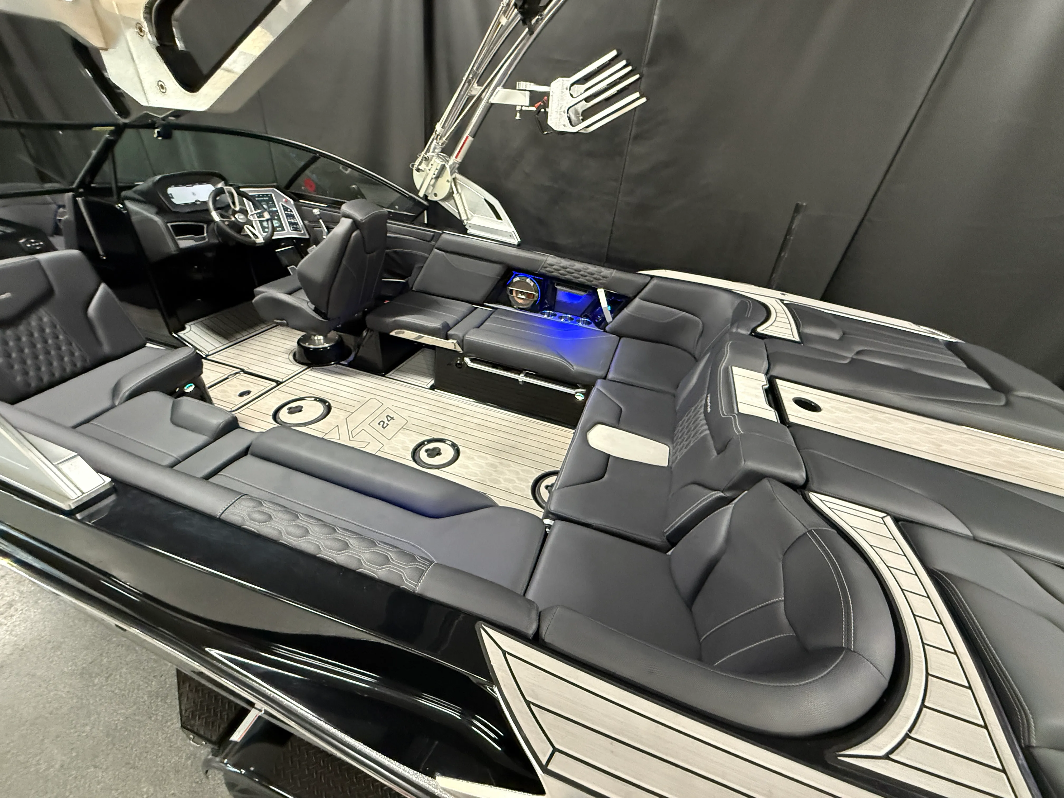 2022 Mastercraft XT24 Image Thumbnail #7