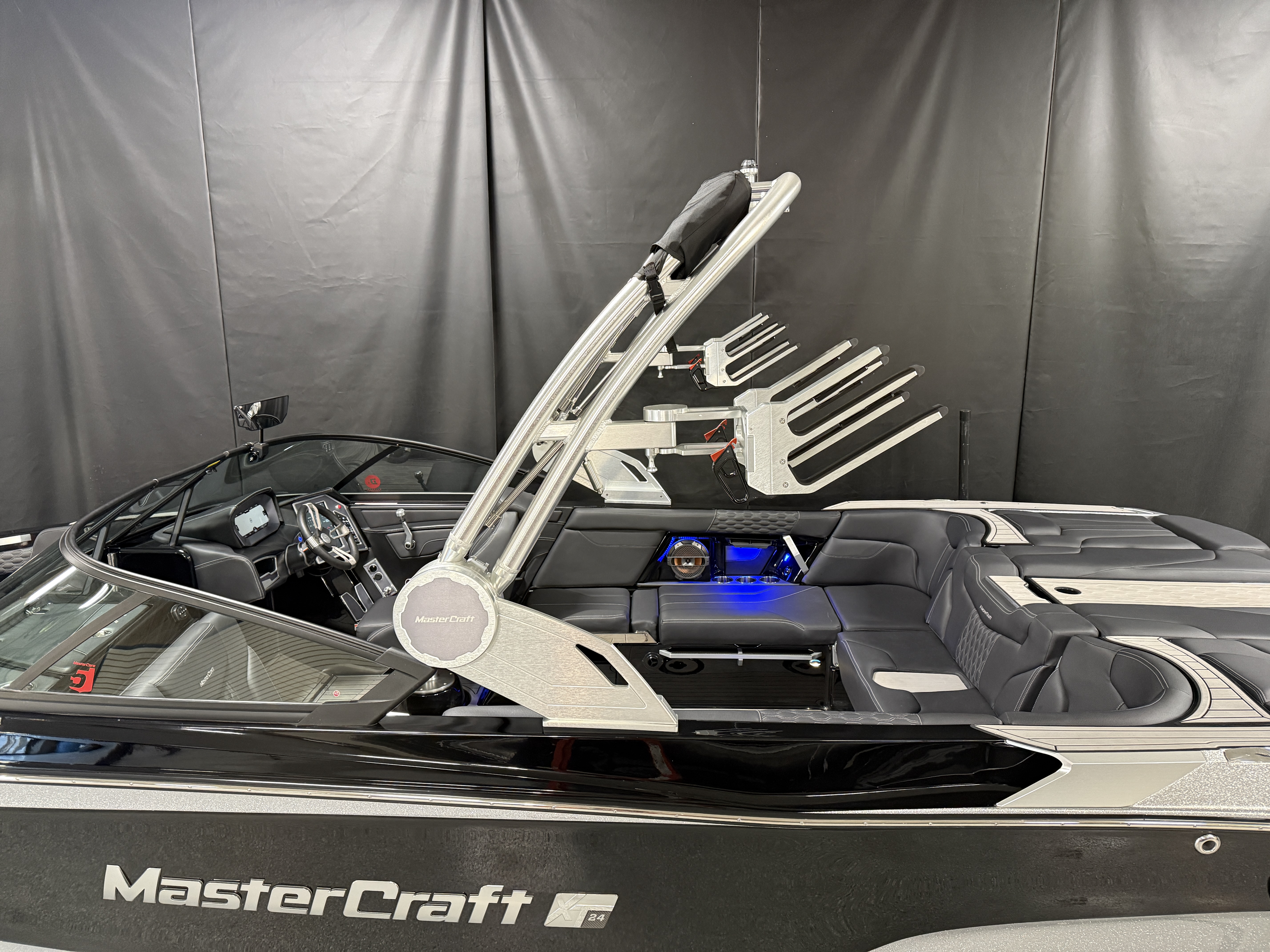 2022 Mastercraft XT24 Image Thumbnail #4