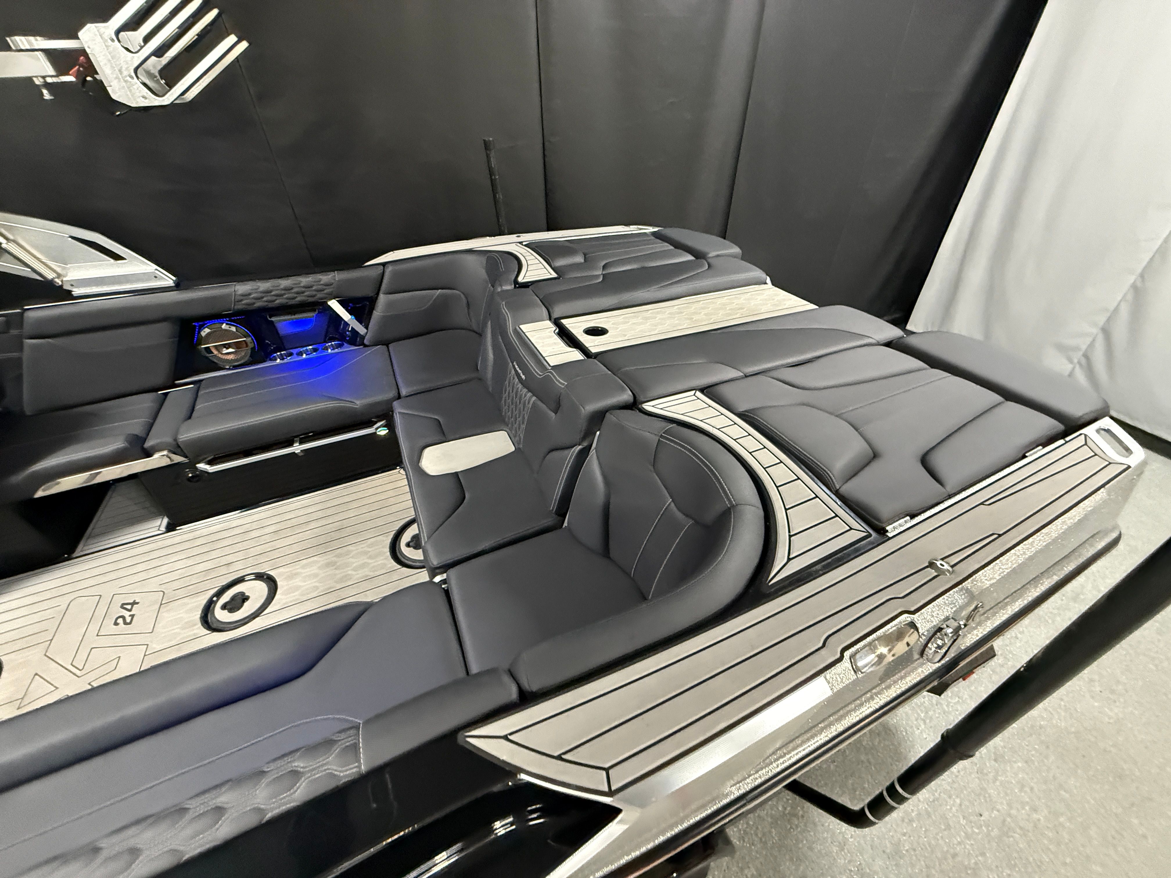 2022 Mastercraft XT24 Image Thumbnail #6