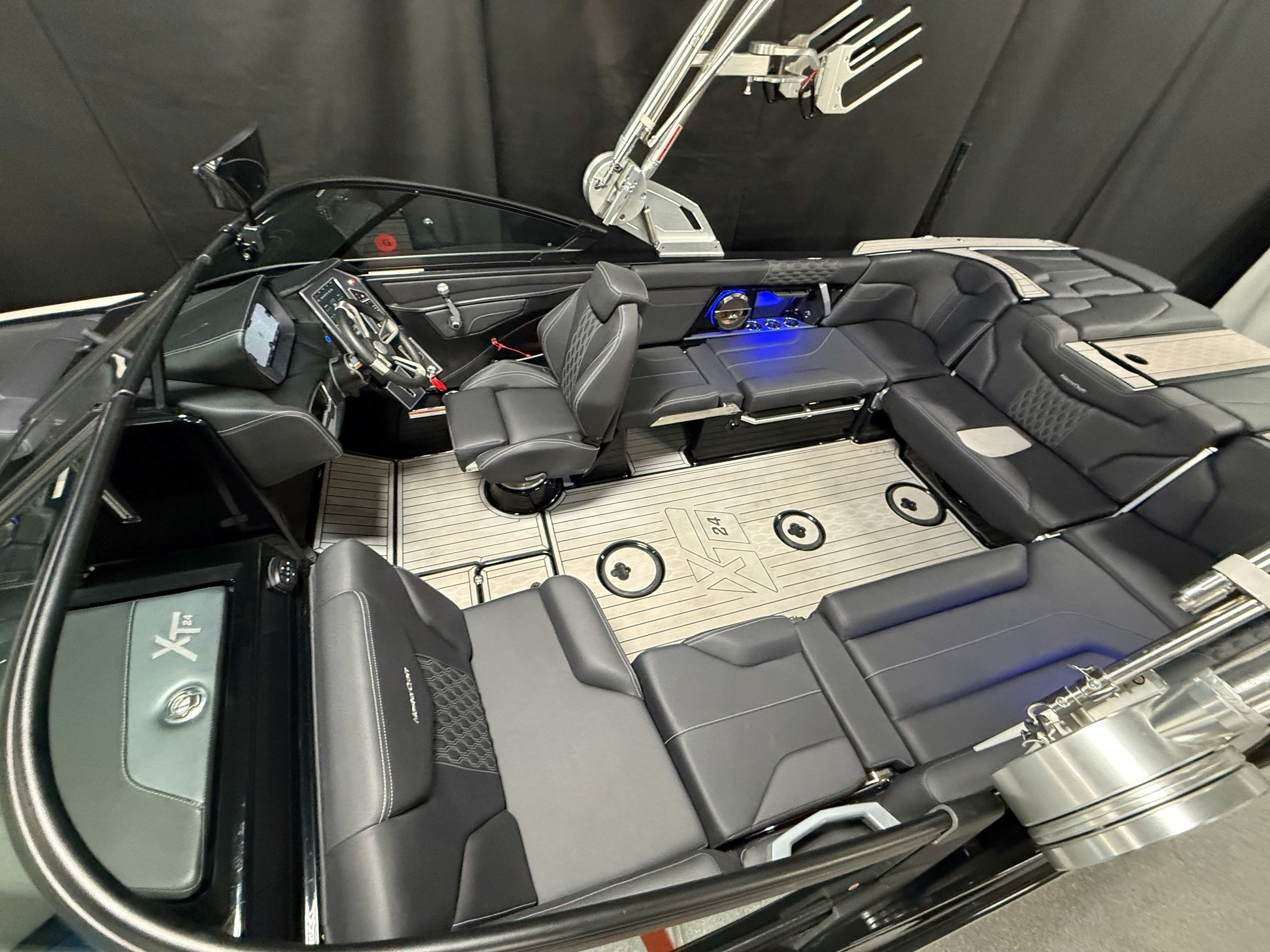 2022 Mastercraft XT24 Image Thumbnail #8