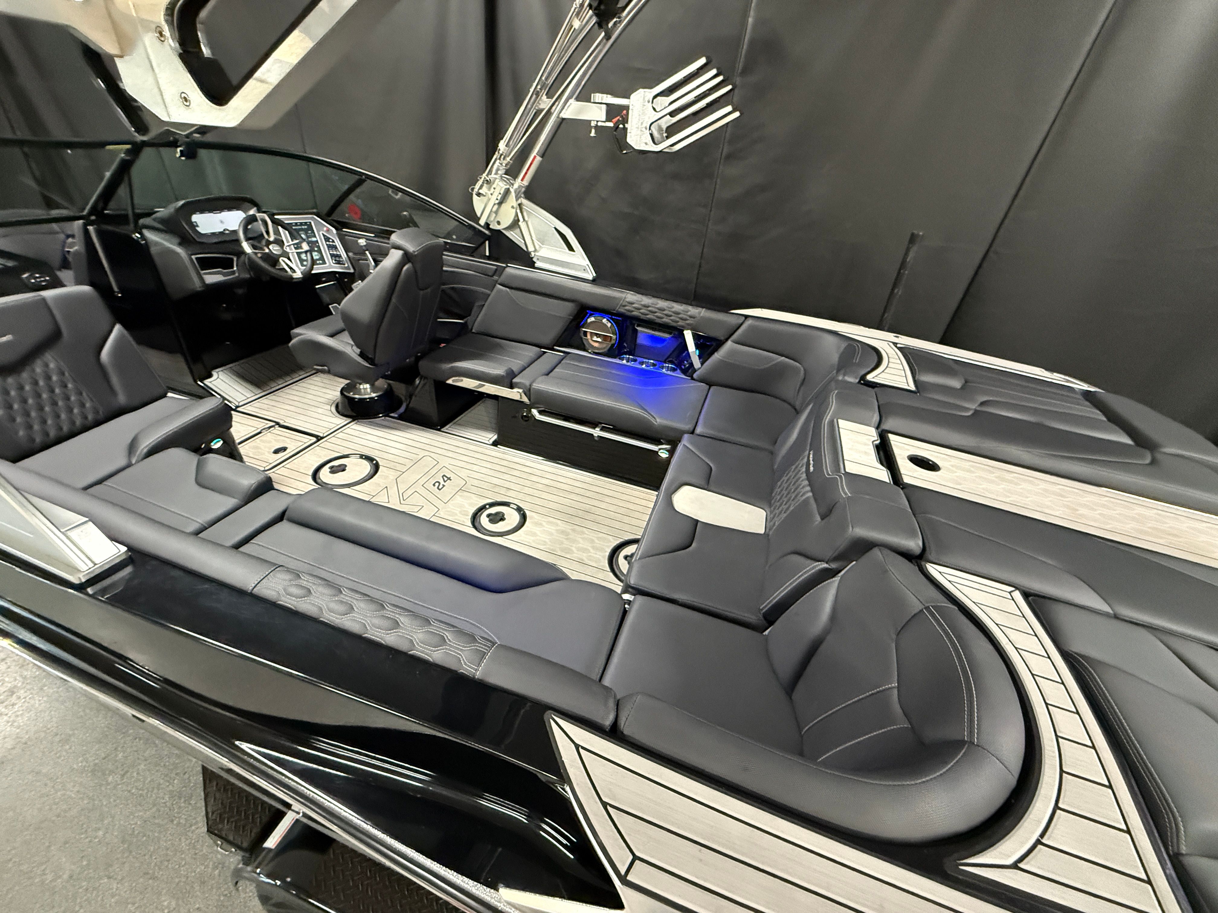 2022 Mastercraft XT24 Image Thumbnail #7