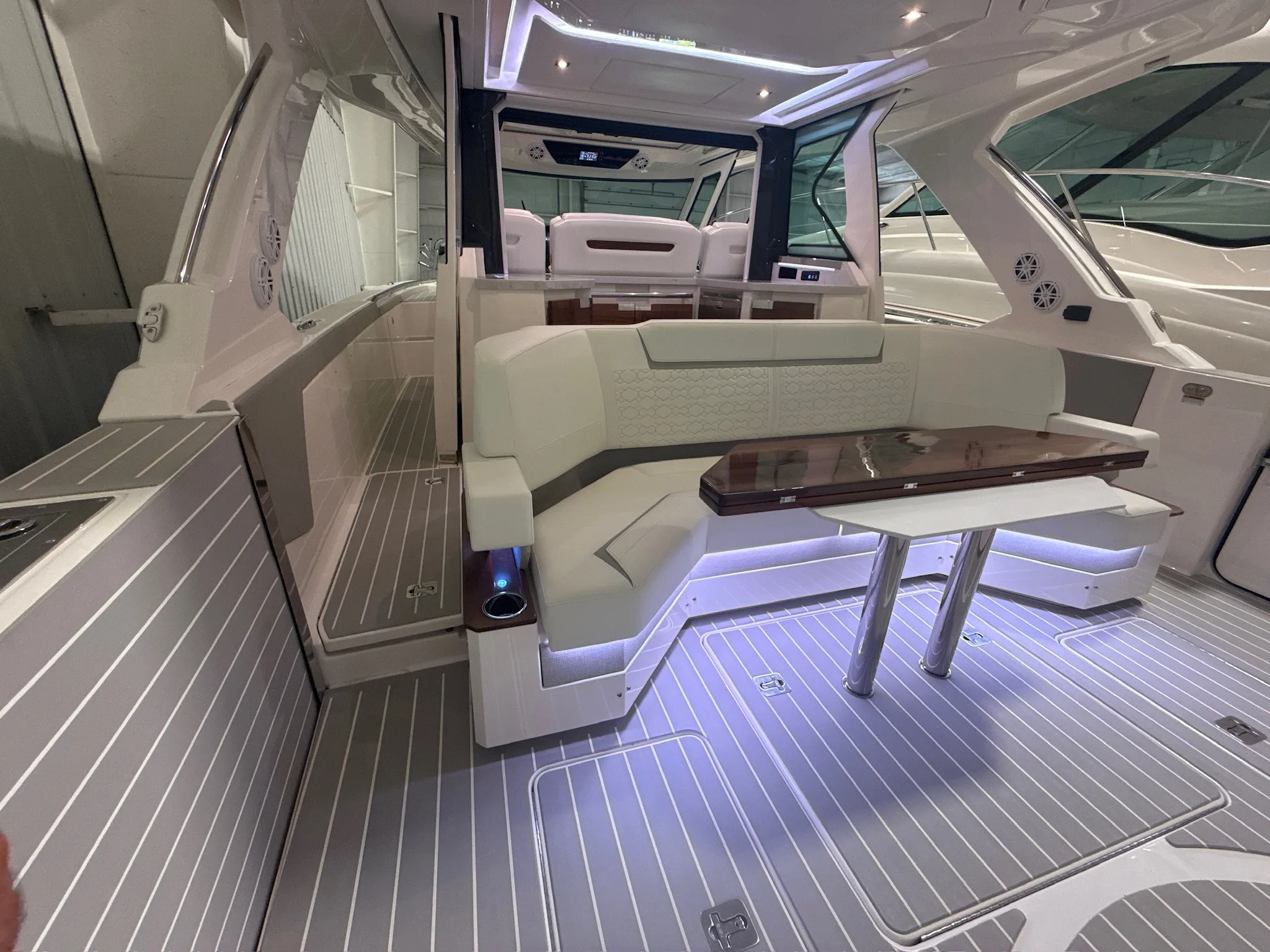 2024 Tiara Yachts 48 LS Image Thumbnail #39