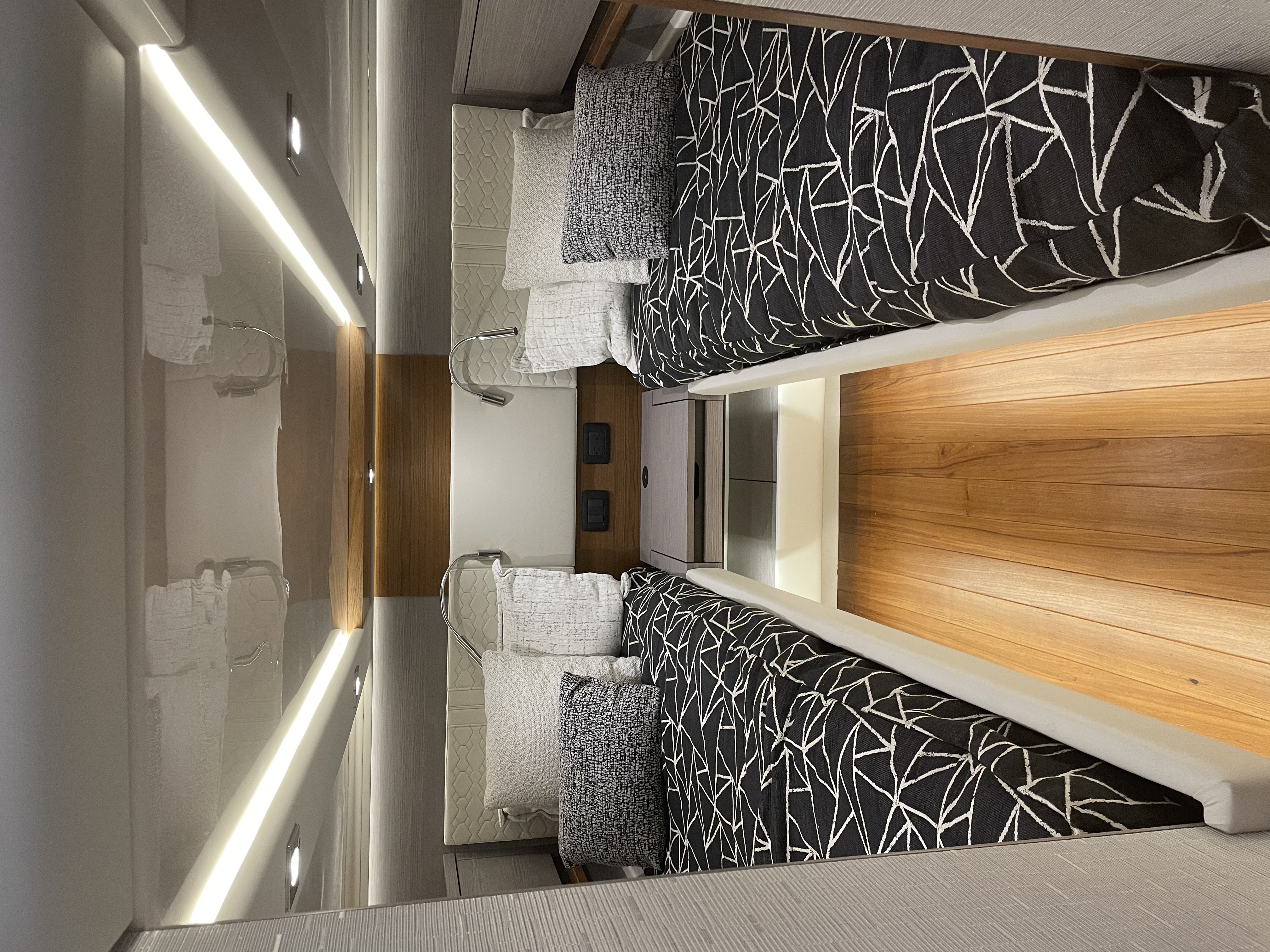 2024 Tiara Yachts 48 LS Image Thumbnail #59