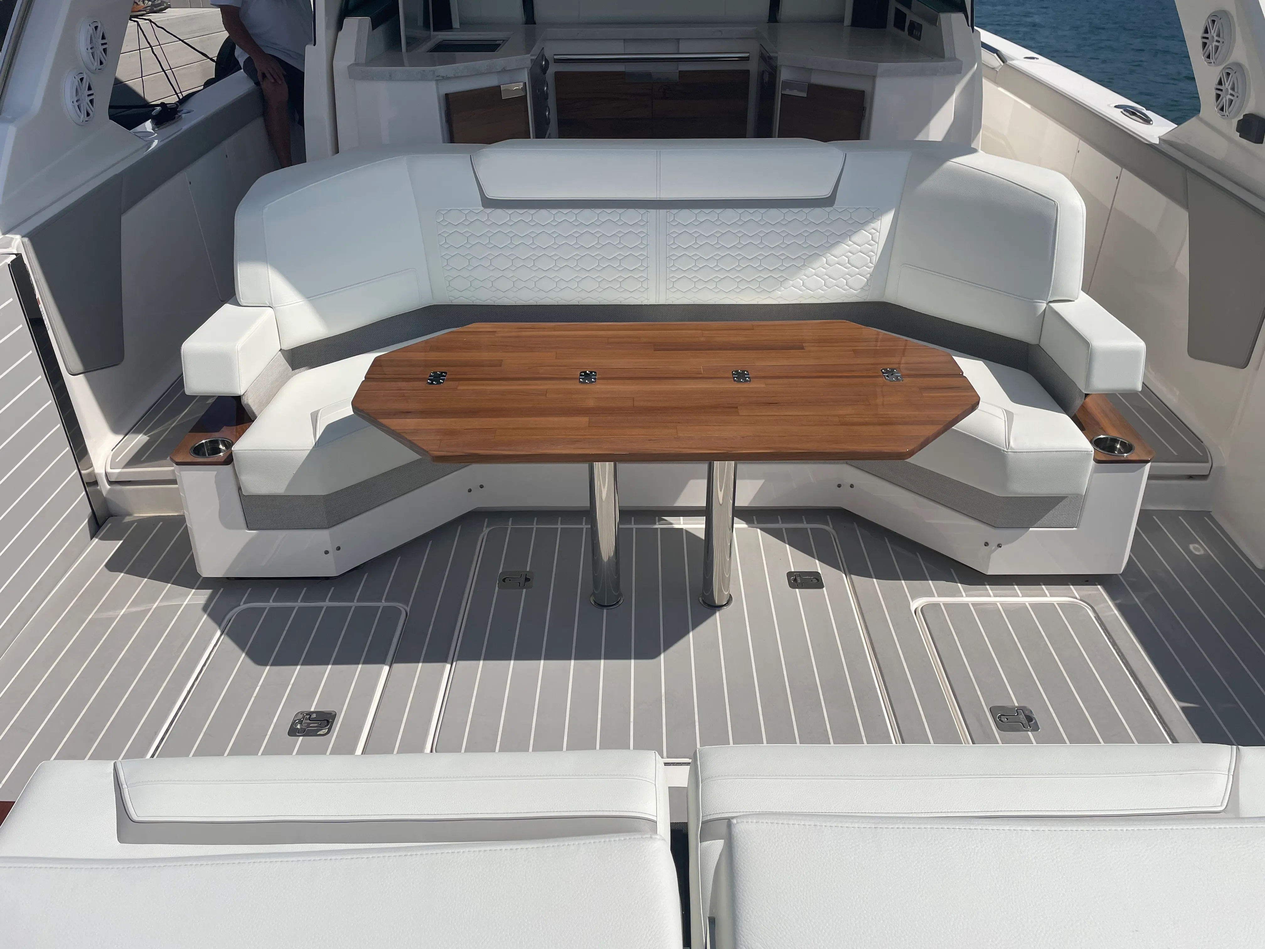 2024 Tiara Yachts 48 LS Image Thumbnail #52