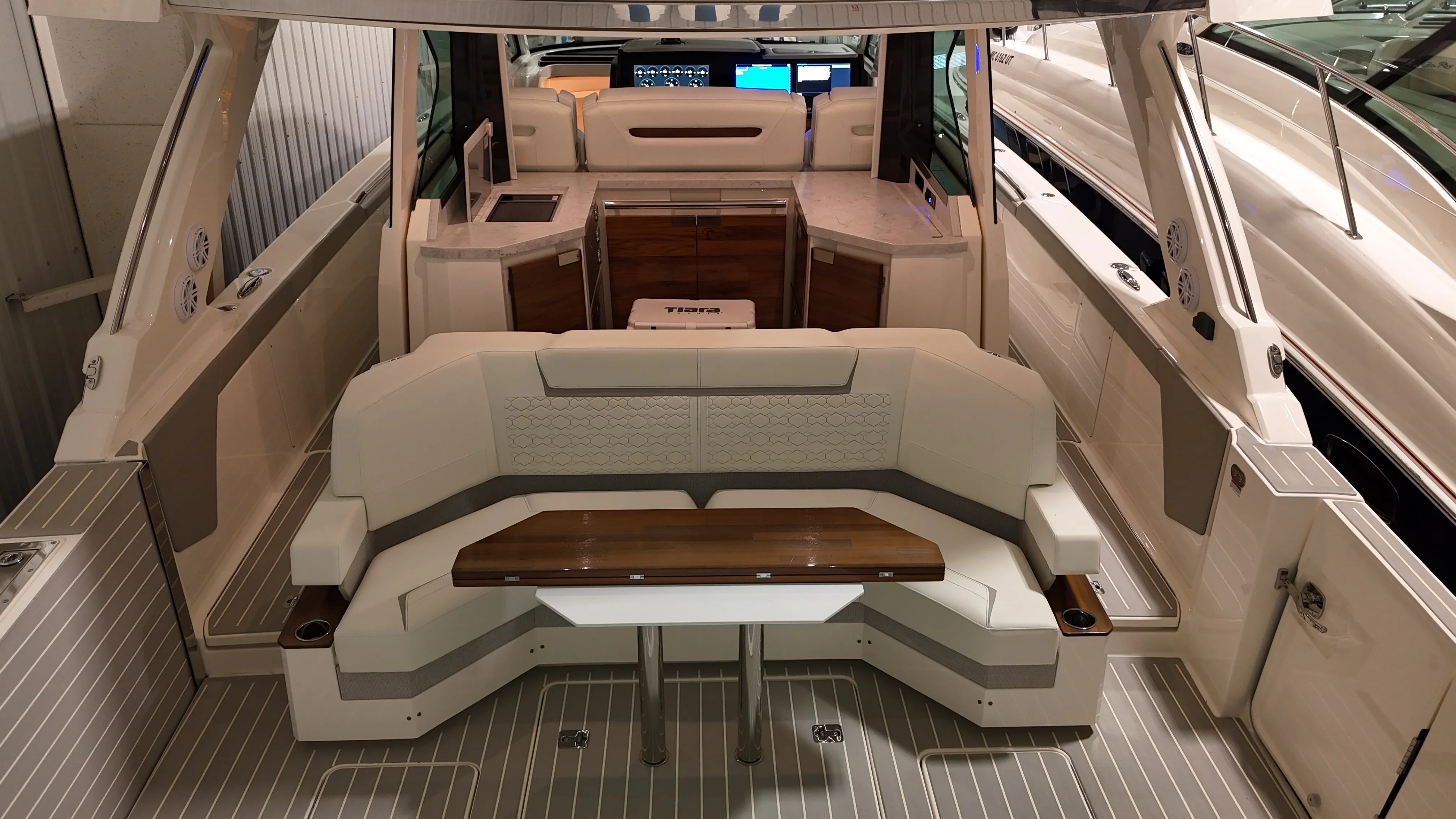 2024 Tiara Yachts 48 LS Image Thumbnail #6