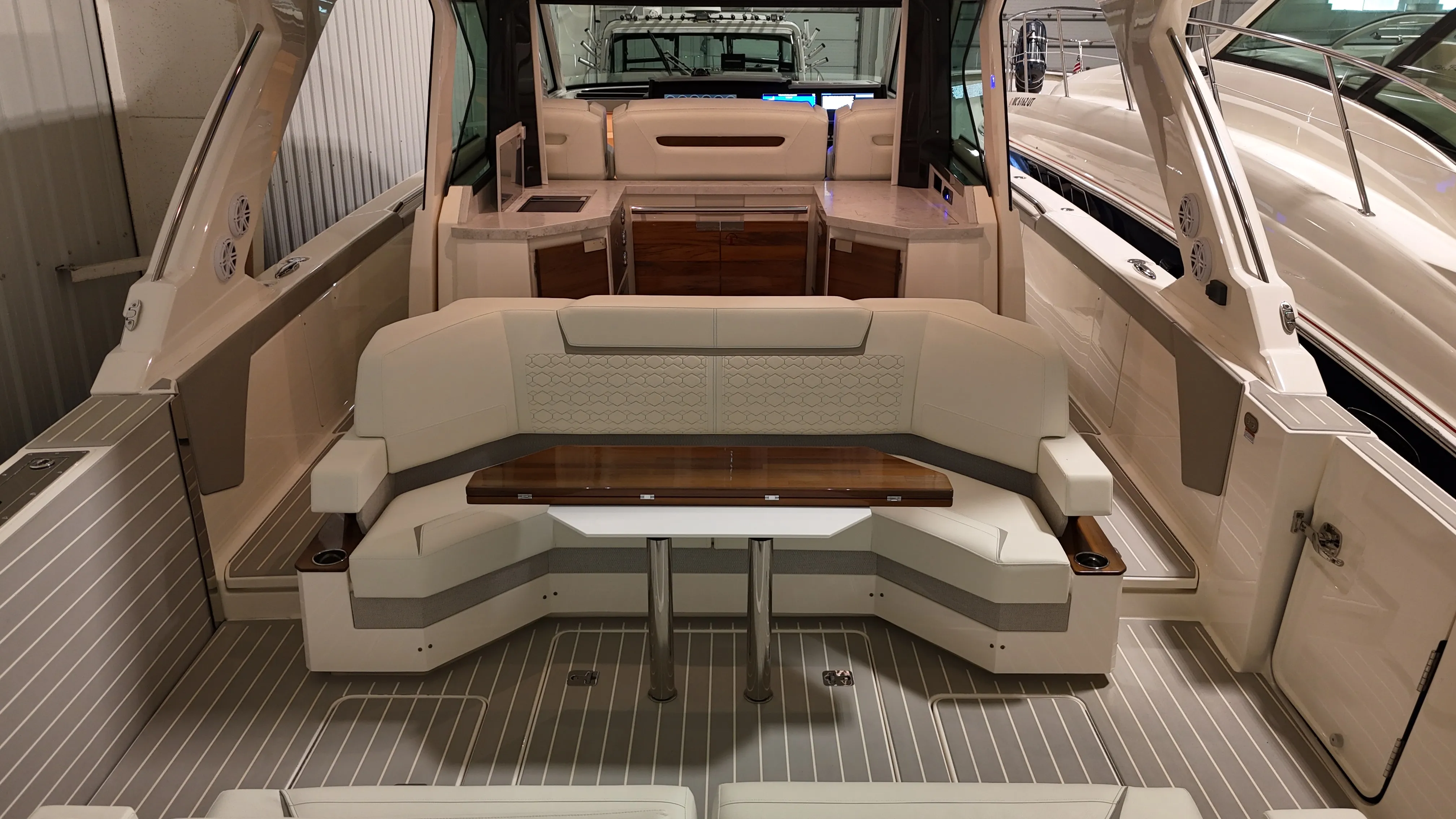 2024 Tiara Yachts 48 LS Image Thumbnail #8