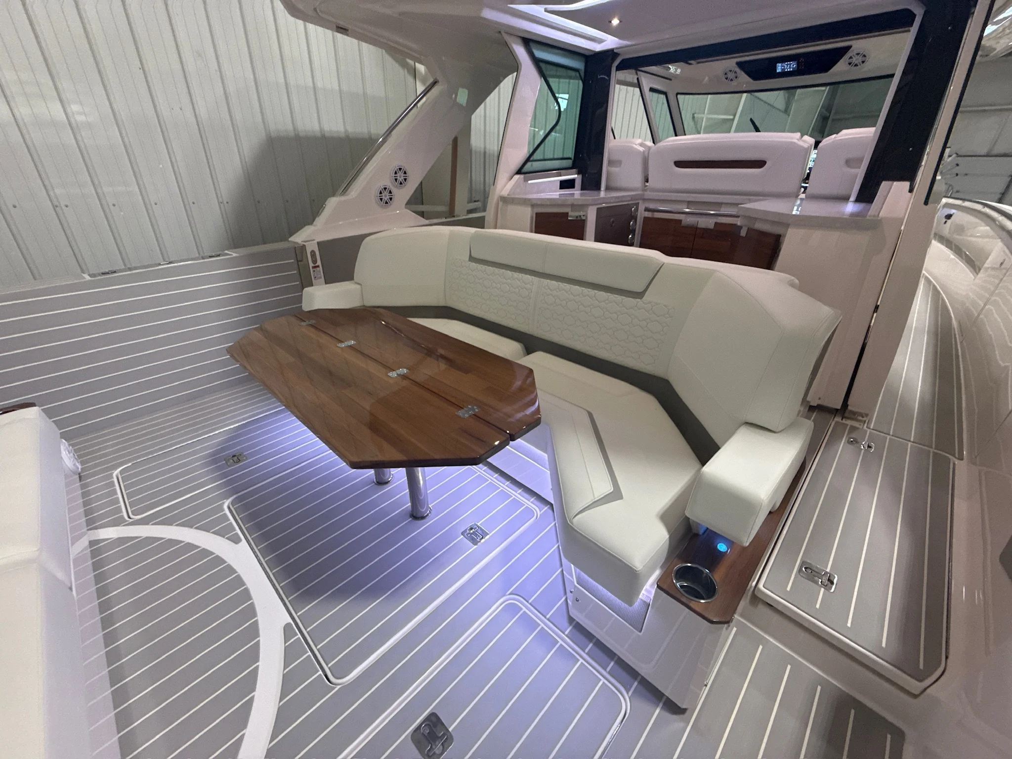 2024 Tiara Yachts 48 LS Image Thumbnail #40