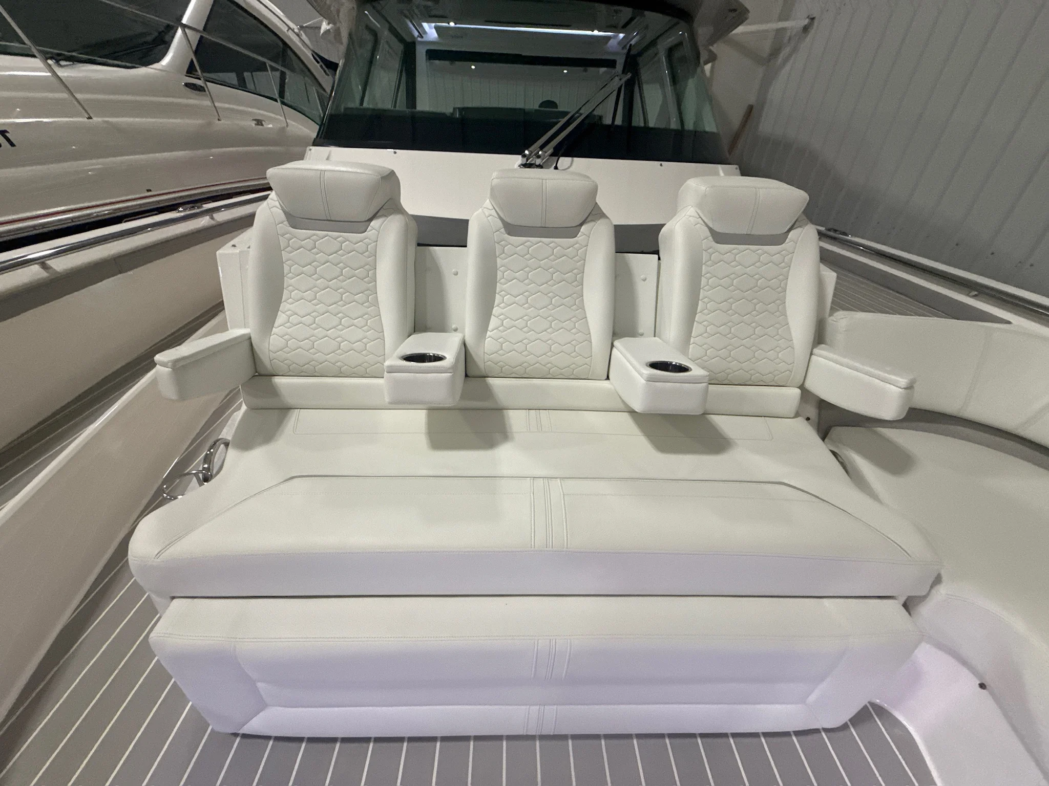 2024 Tiara Yachts 48 LS Image Thumbnail #33