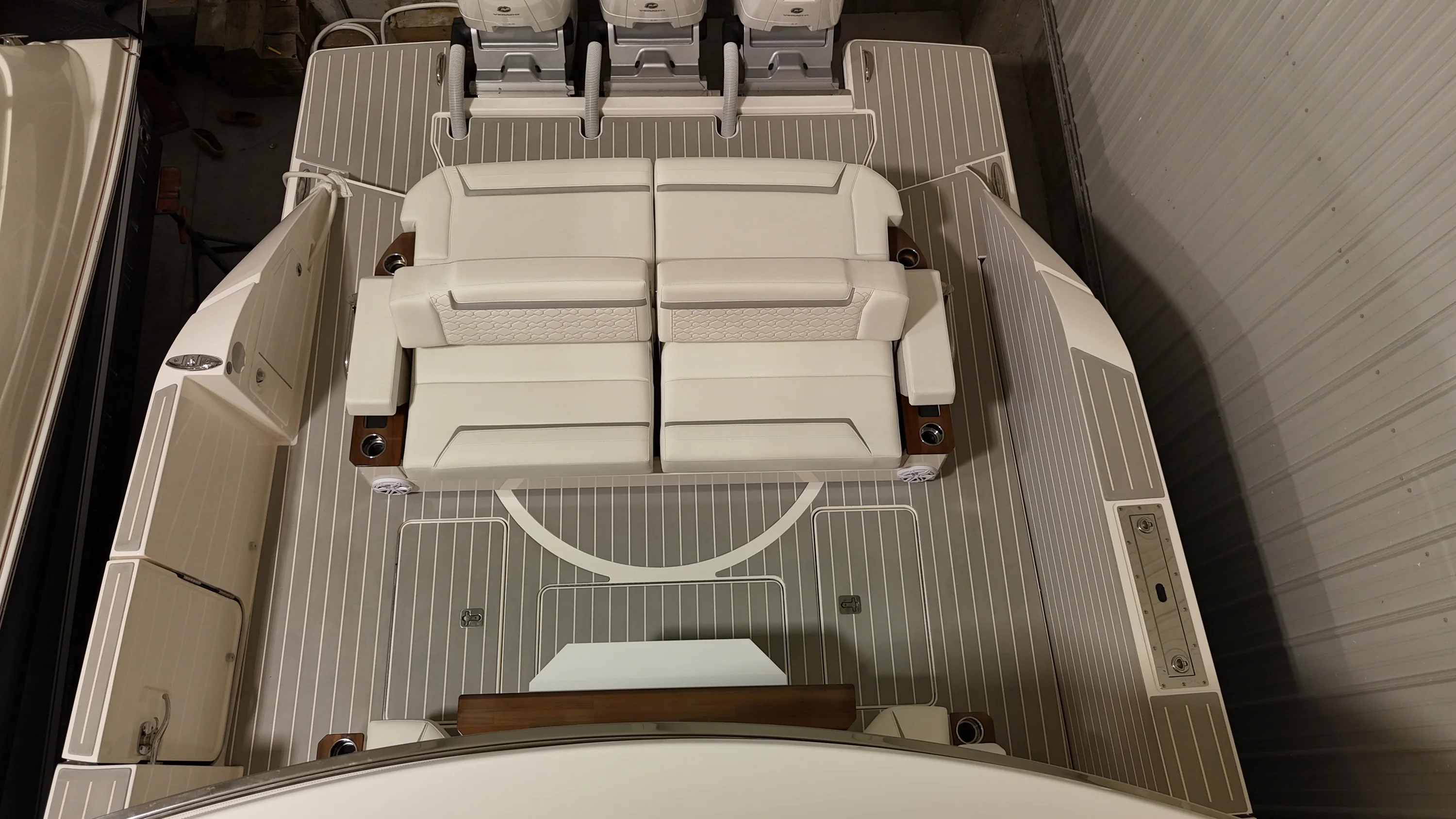 2024 Tiara Yachts 48 LS Image Thumbnail #4