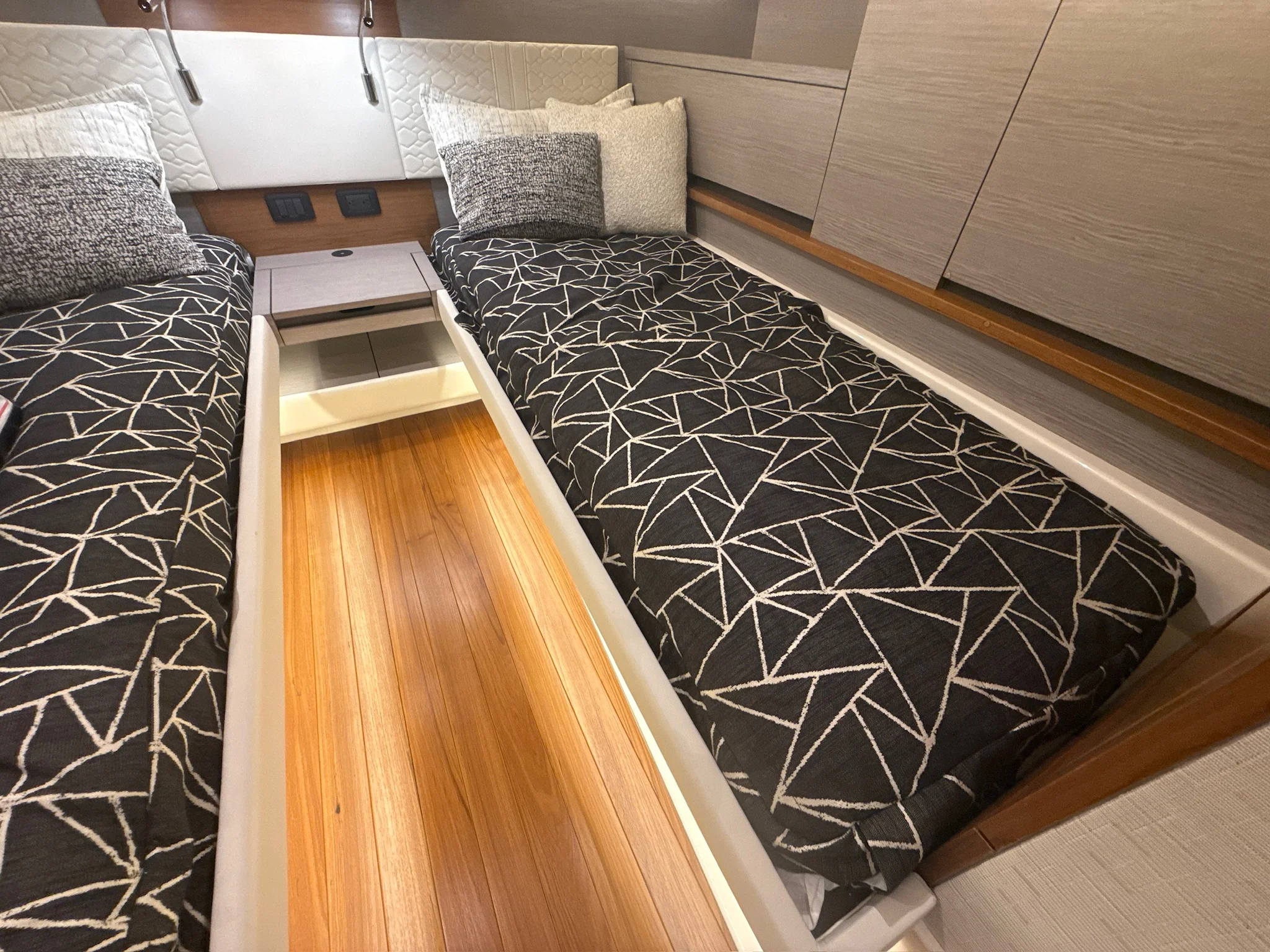 2024 Tiara Yachts 48 LS Image Thumbnail #18