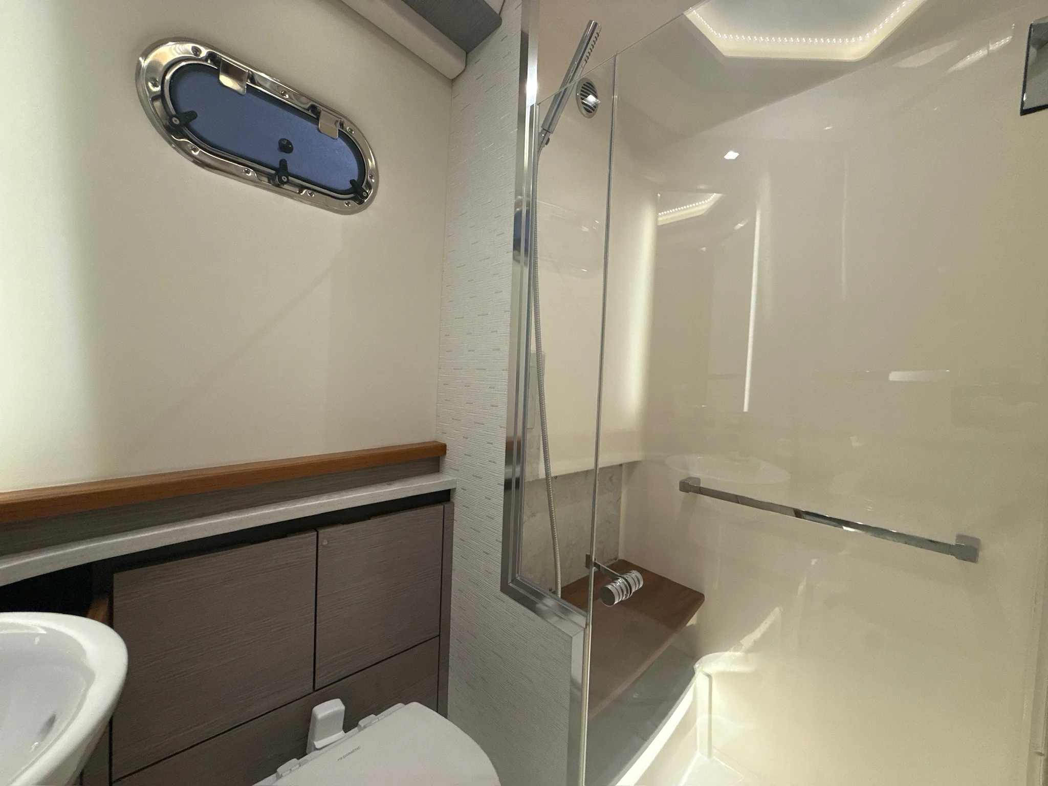 2024 Tiara Yachts 48 LS Image Thumbnail #23