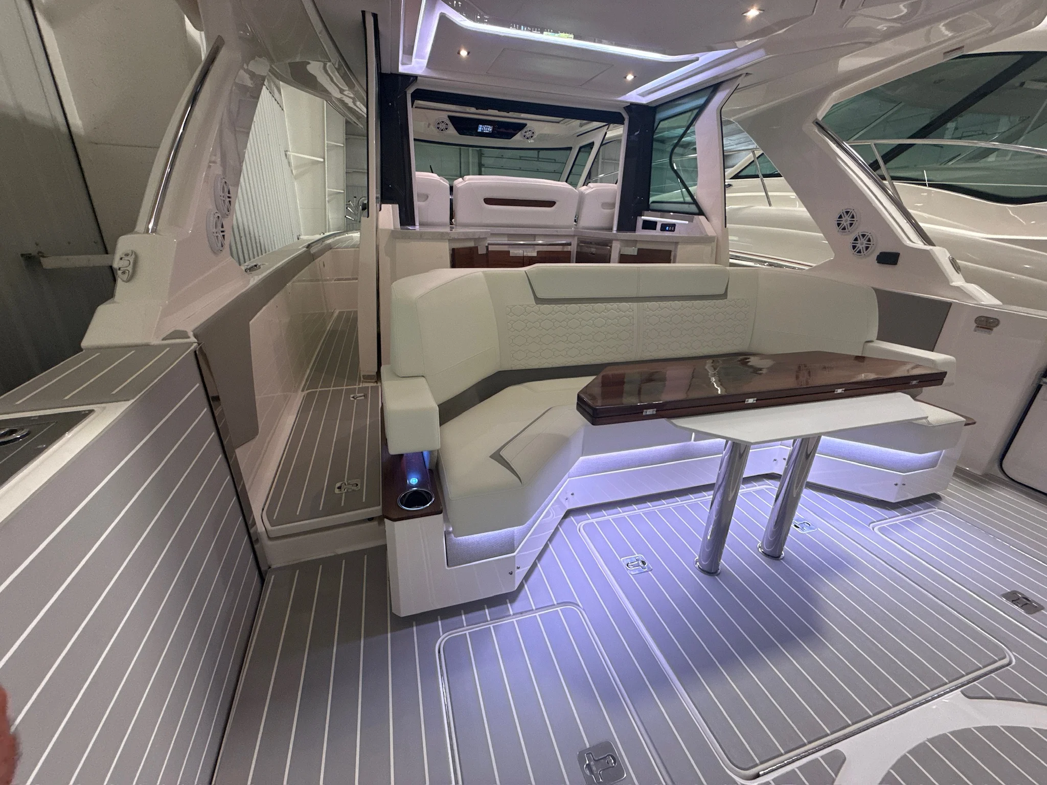 2024 Tiara Yachts 48 LS Image Thumbnail #39