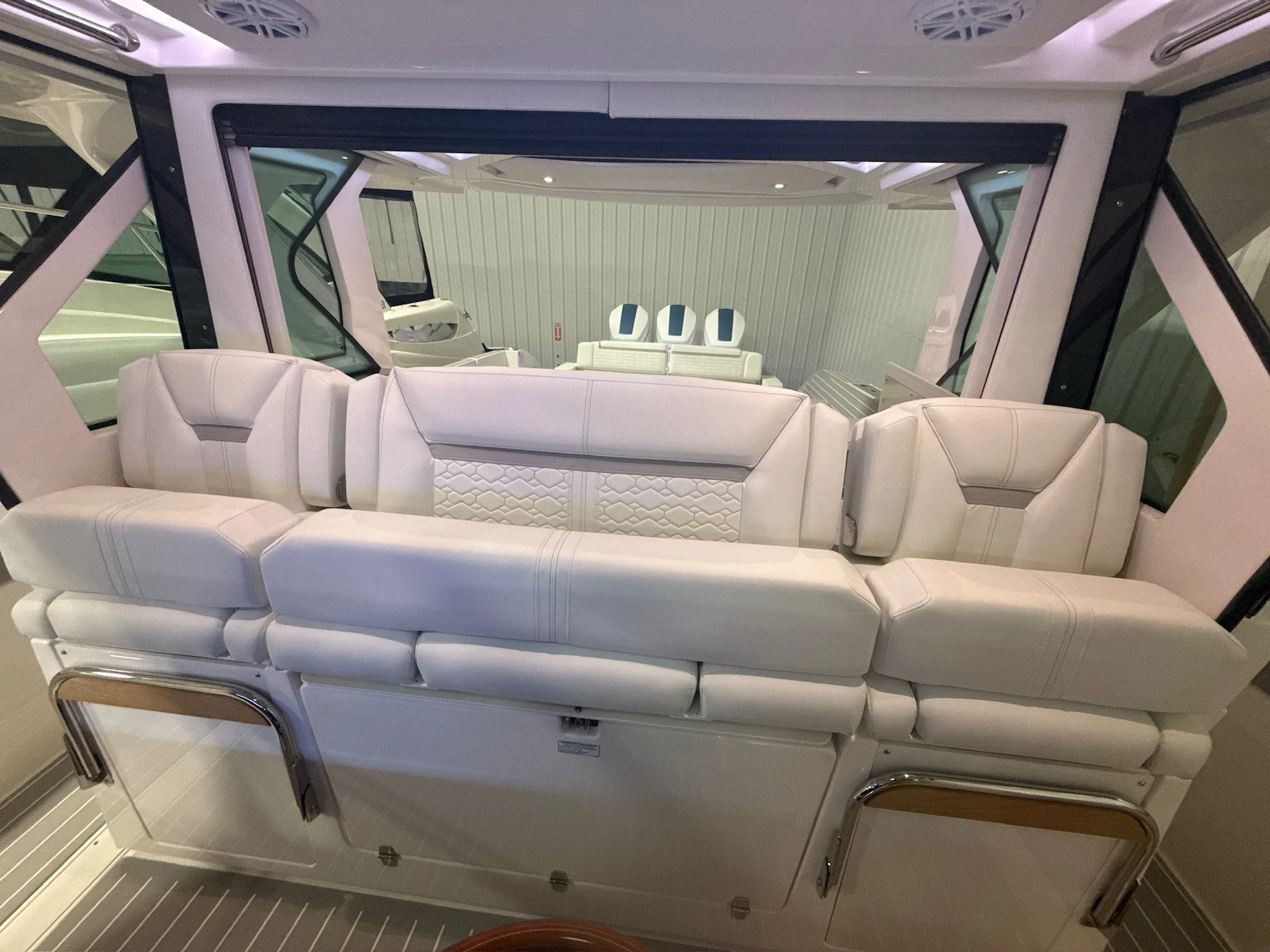 2024 Tiara Yachts 48 LS Image Thumbnail #27