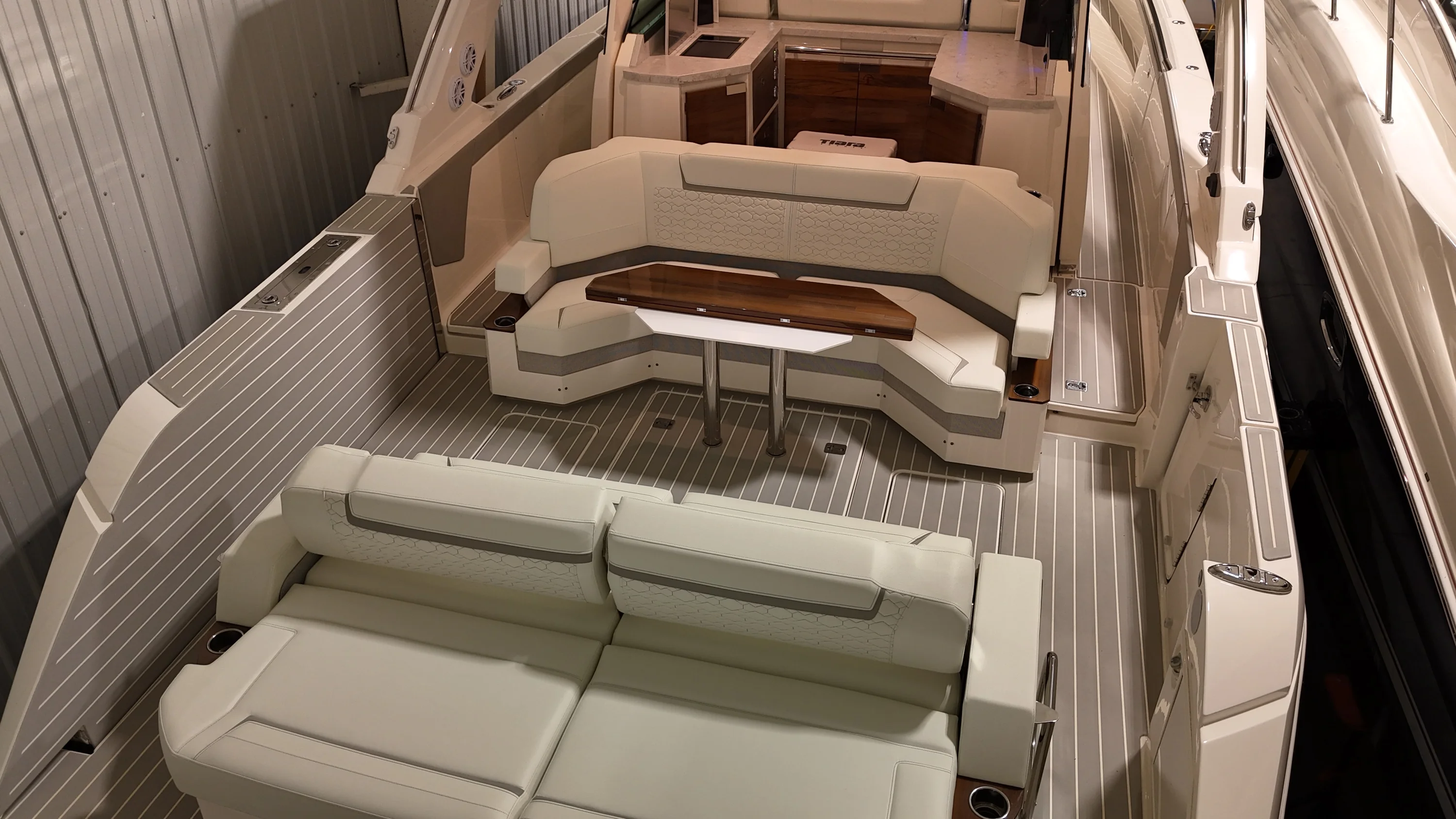2024 Tiara Yachts 48 LS Image Thumbnail #9