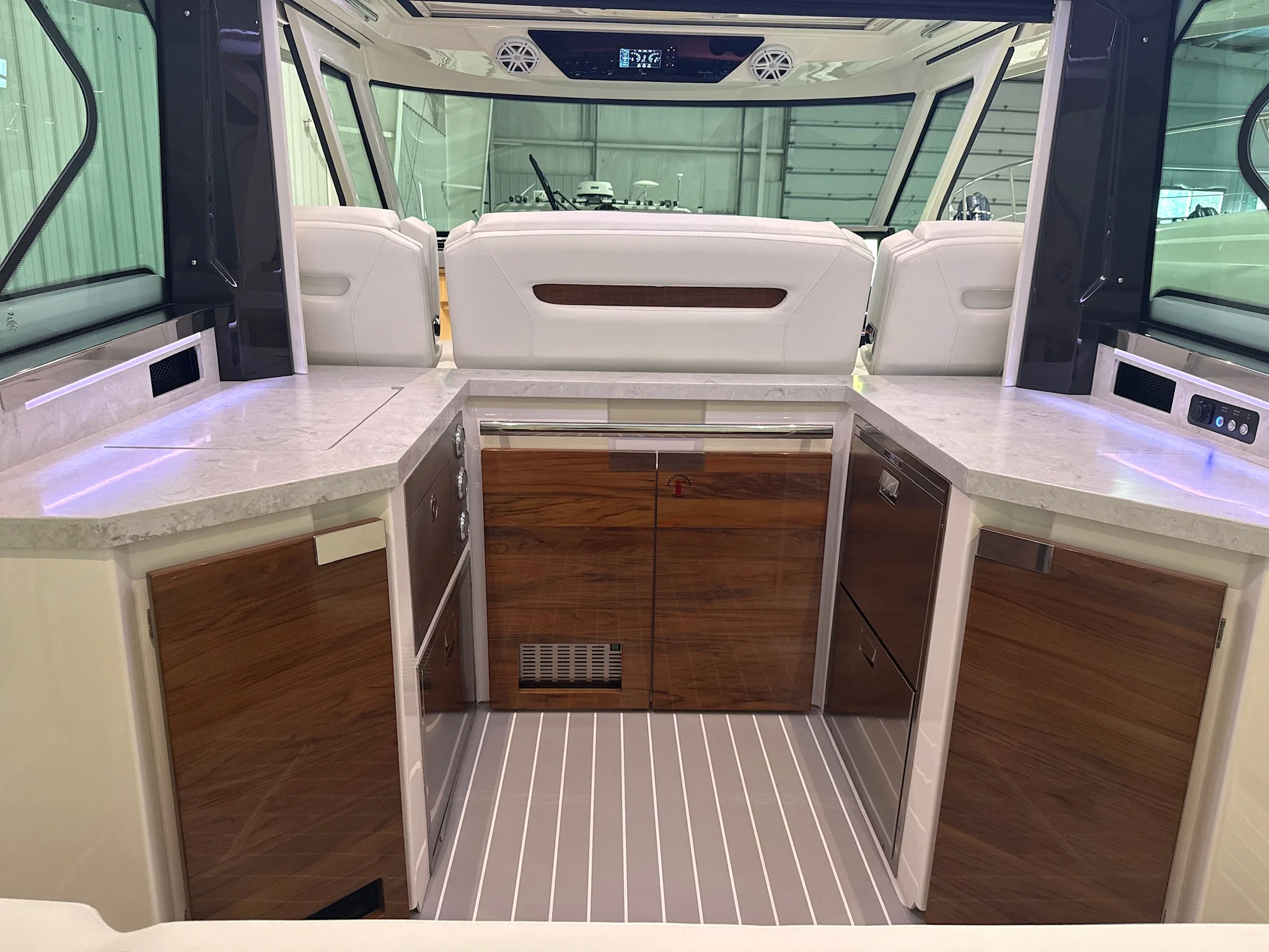 2024 Tiara Yachts 48 LS Image Thumbnail #48