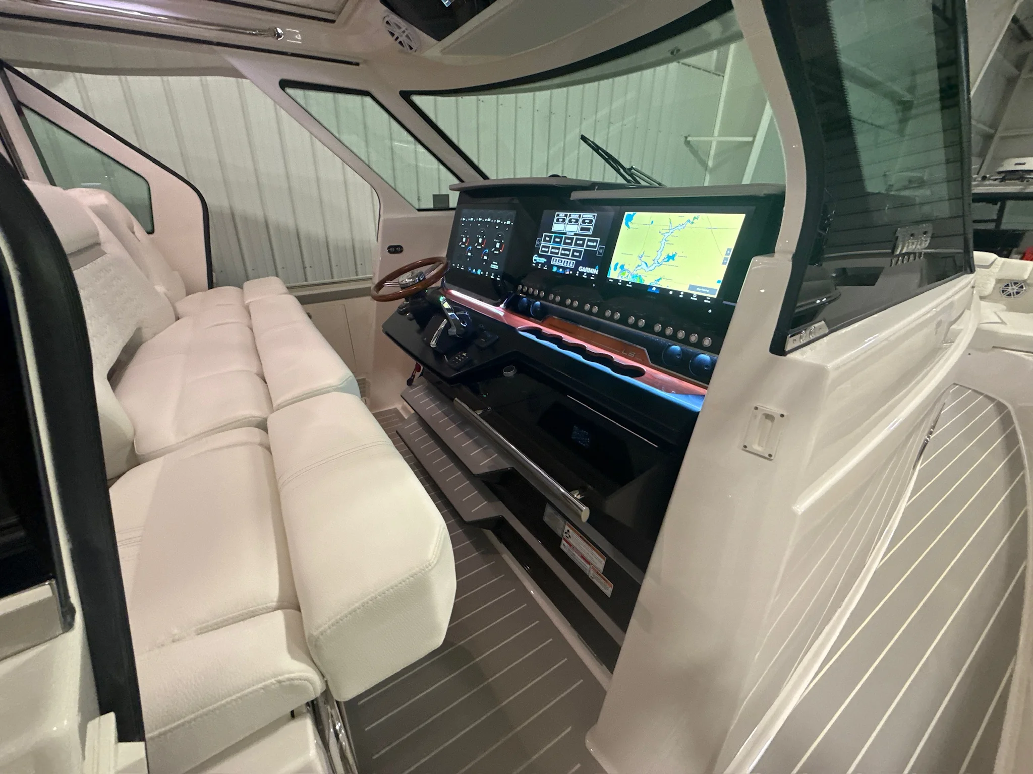 2024 Tiara Yachts 48 LS Image Thumbnail #36