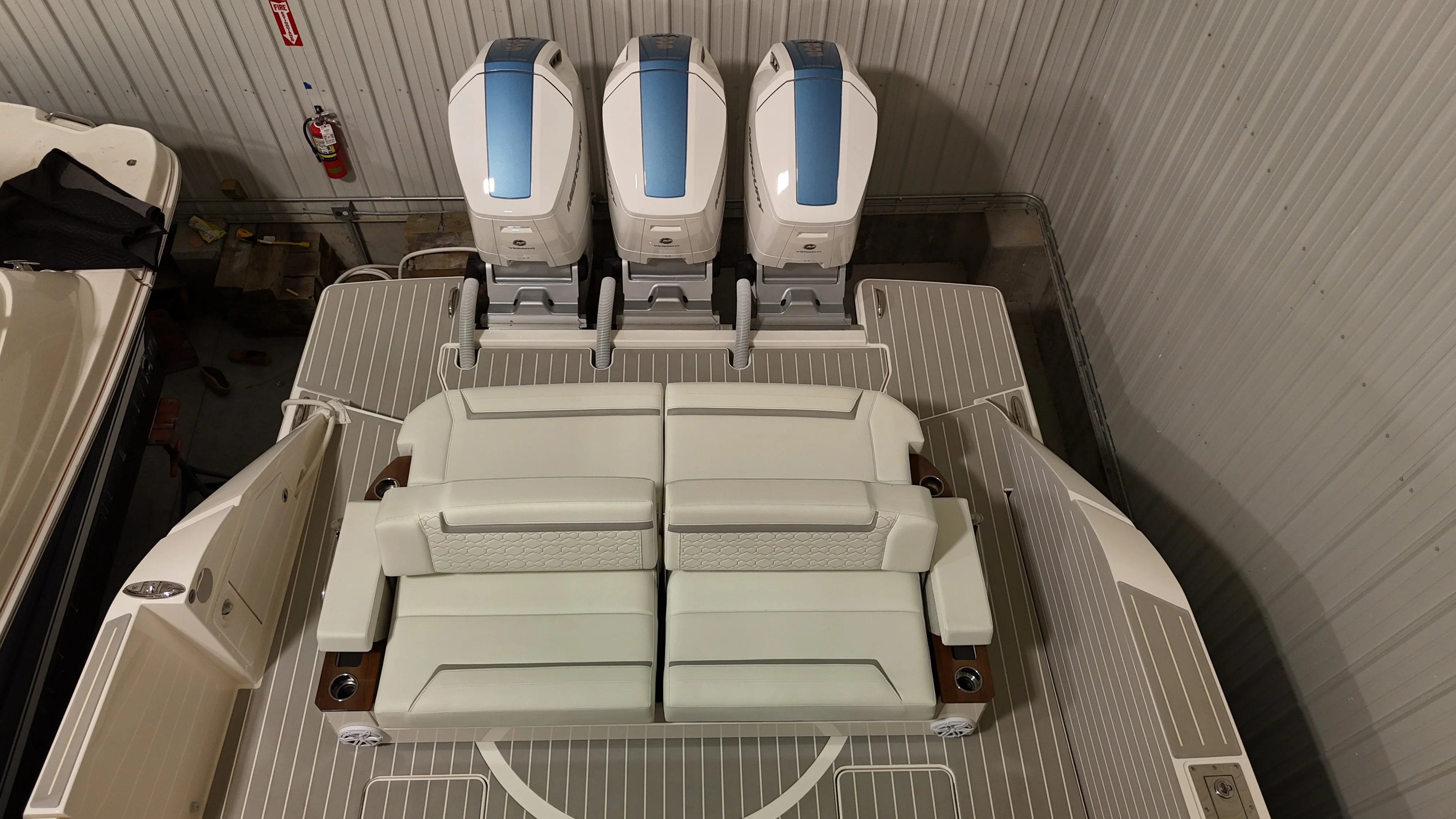 2024 Tiara Yachts 48 LS Image Thumbnail #5