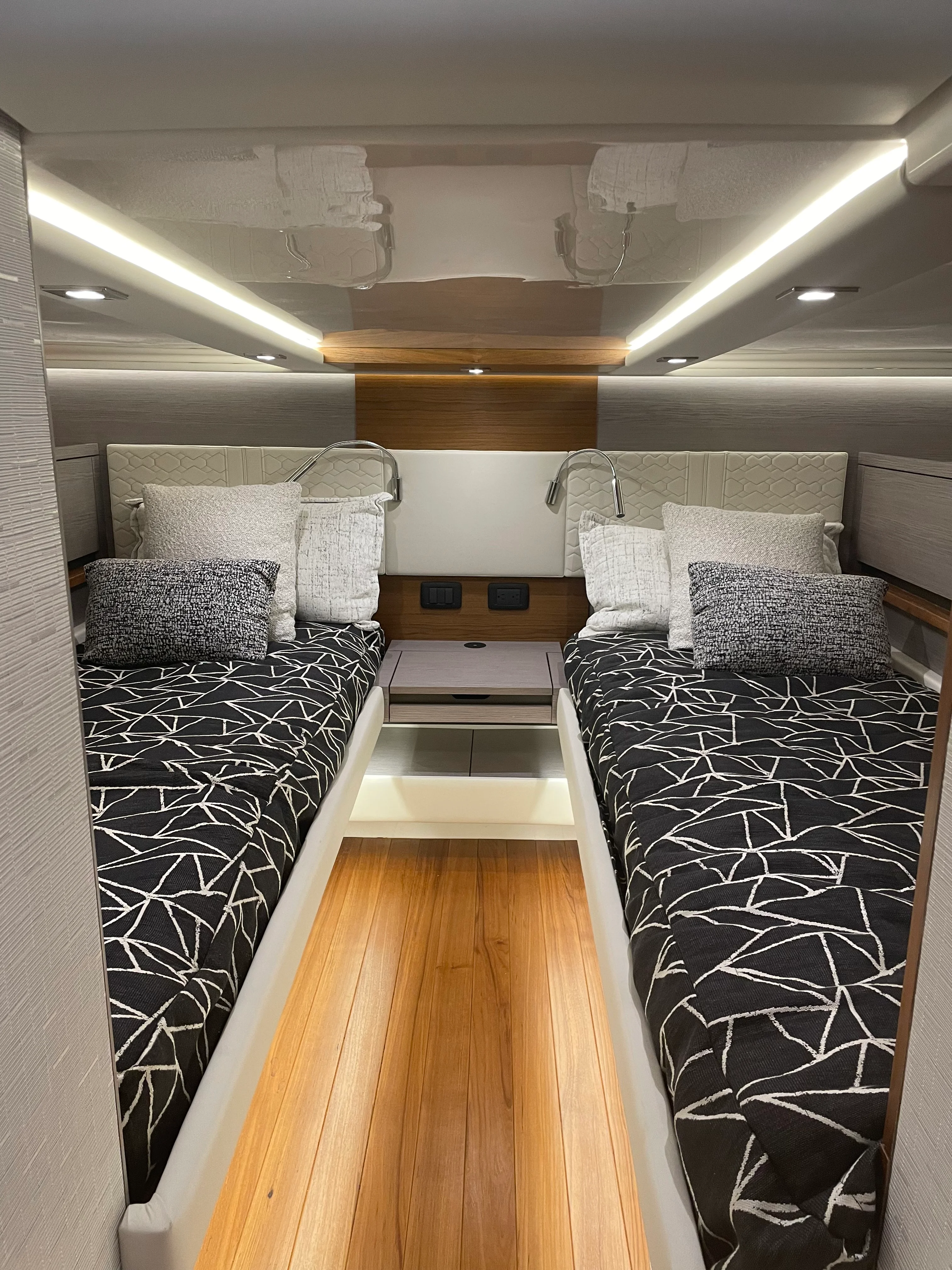 2024 Tiara Yachts 48 LS Image Thumbnail #59