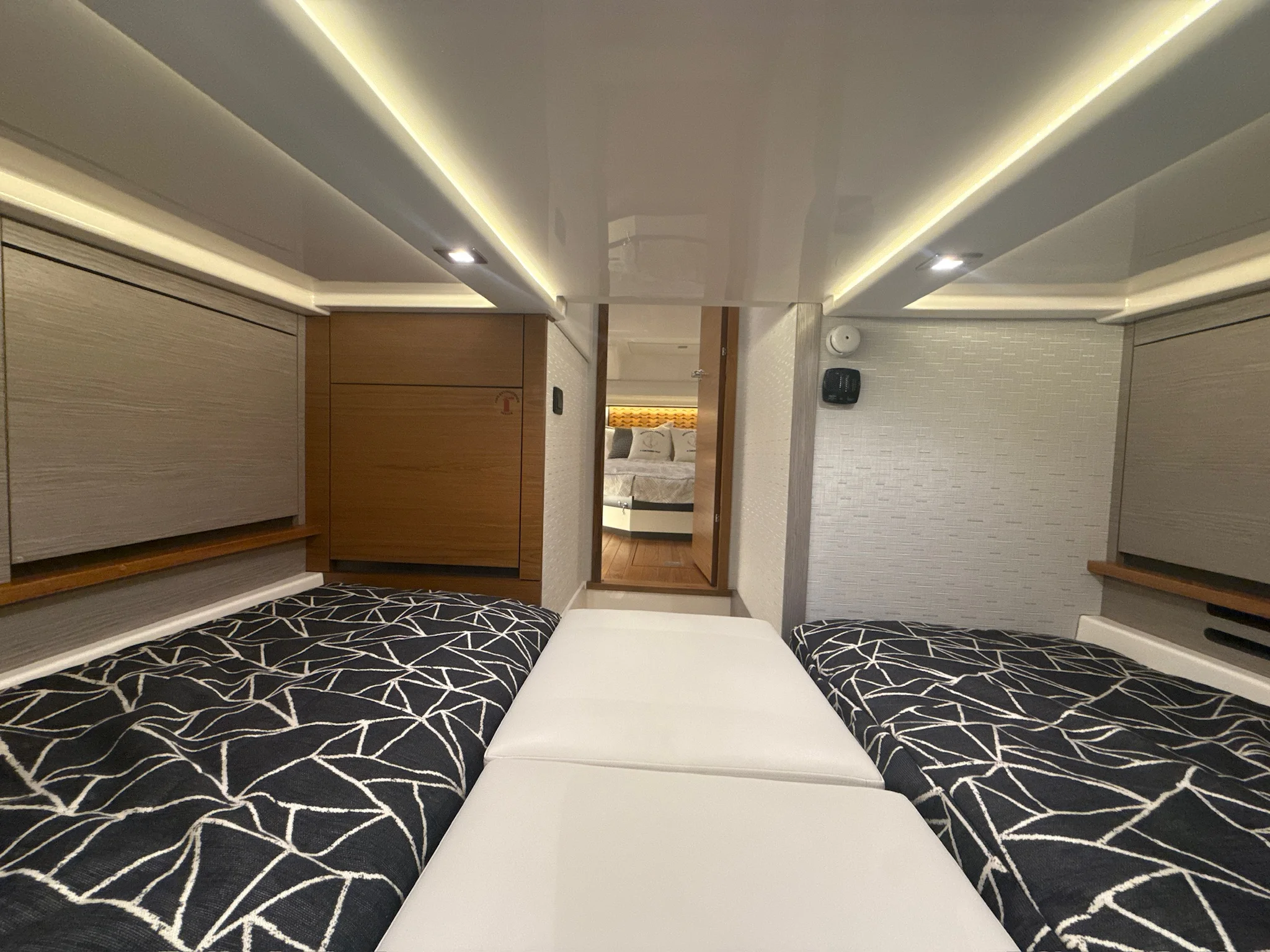 2024 Tiara Yachts 48 LS Image Thumbnail #17