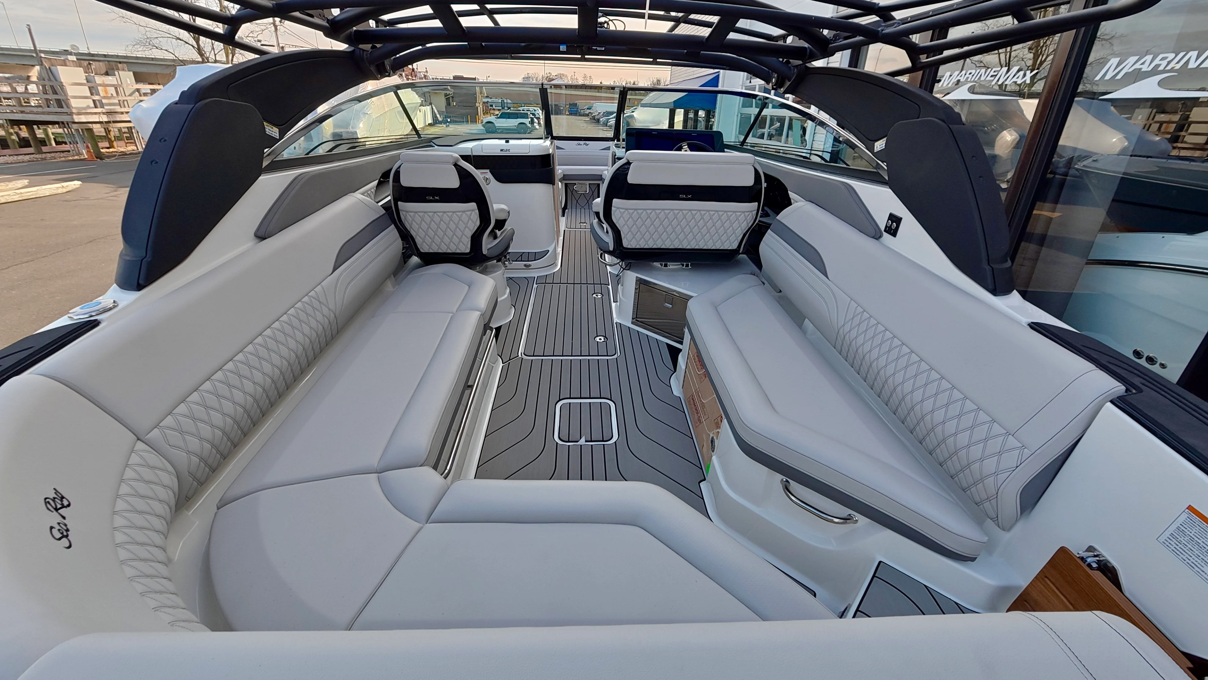 2026 Sea Ray SLX 280 Outboard Image Thumbnail #7