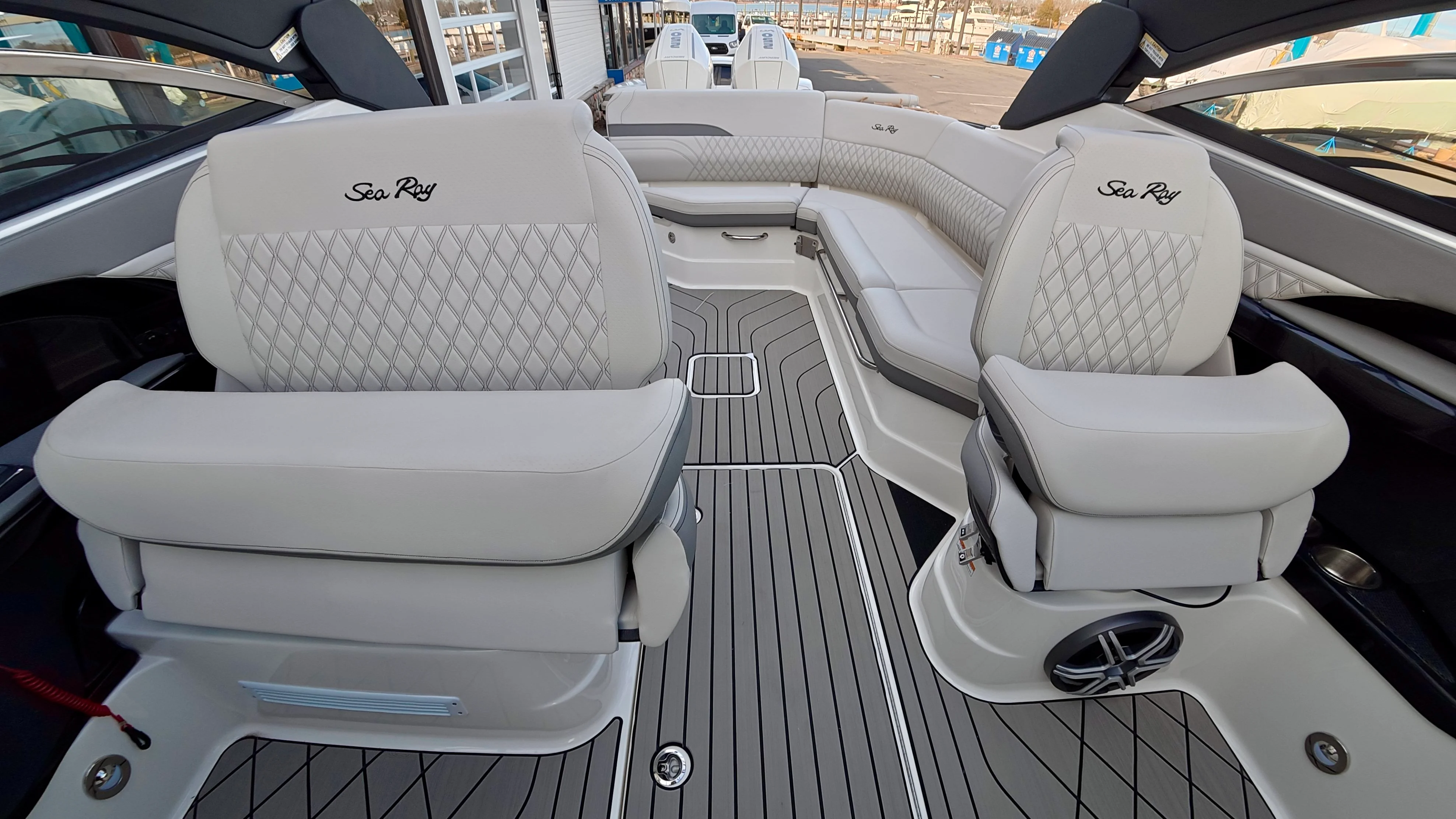 2026 Sea Ray SLX 280 Outboard Image Thumbnail #17