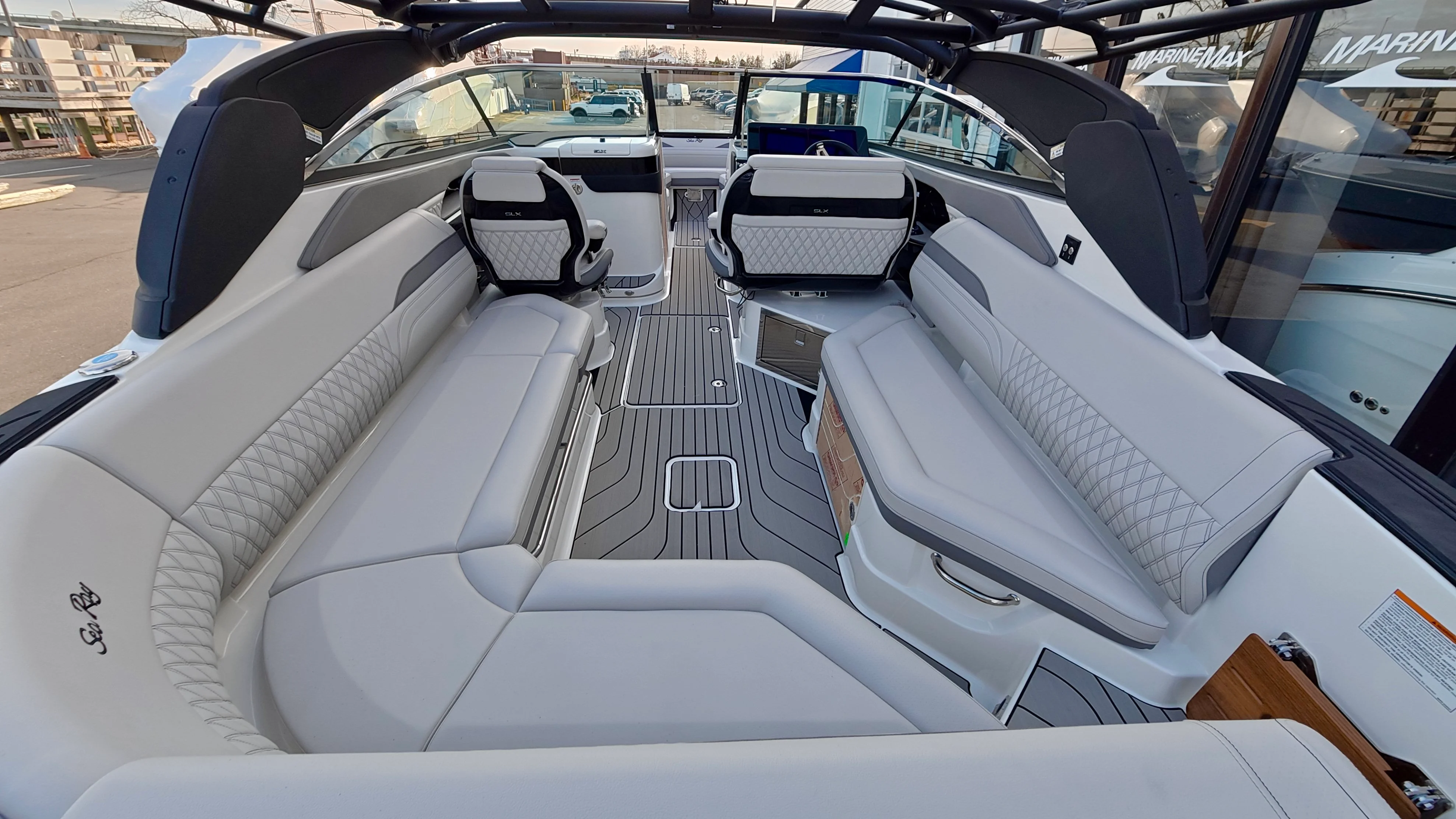 2026 Sea Ray SLX 280 Outboard Image Thumbnail #6