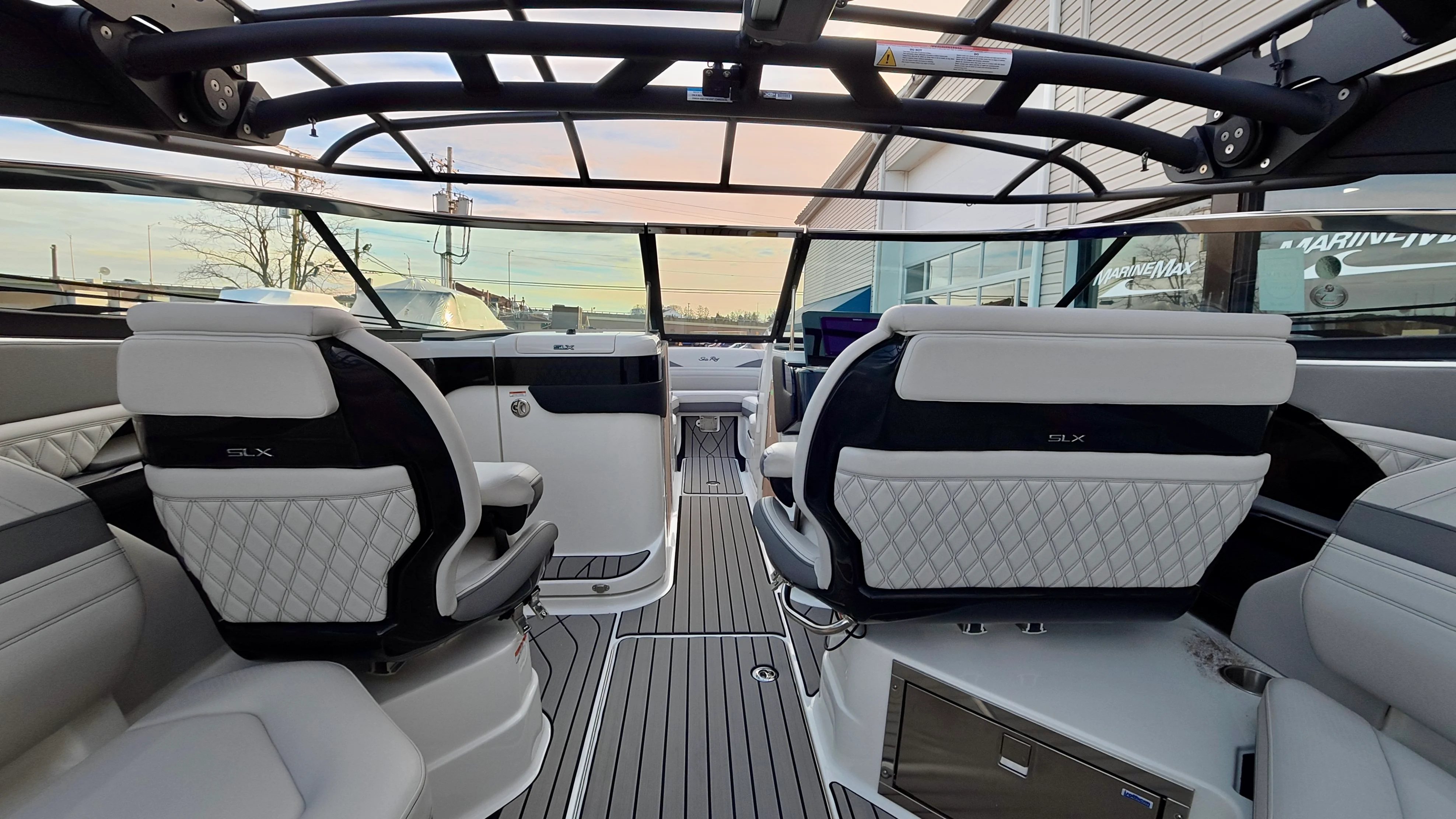 2026 Sea Ray SLX 280 Outboard Image Thumbnail #16