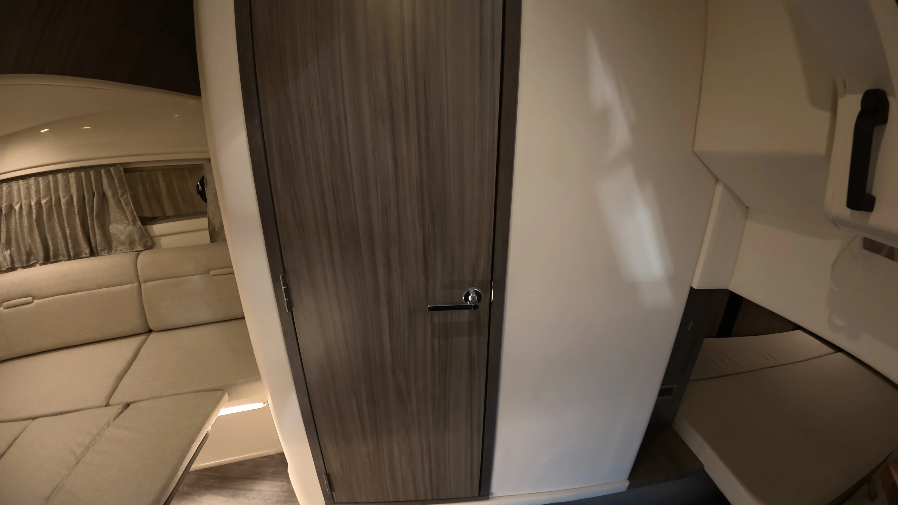 2026 Sea Ray Sundancer 320 Outboard Image Thumbnail #30