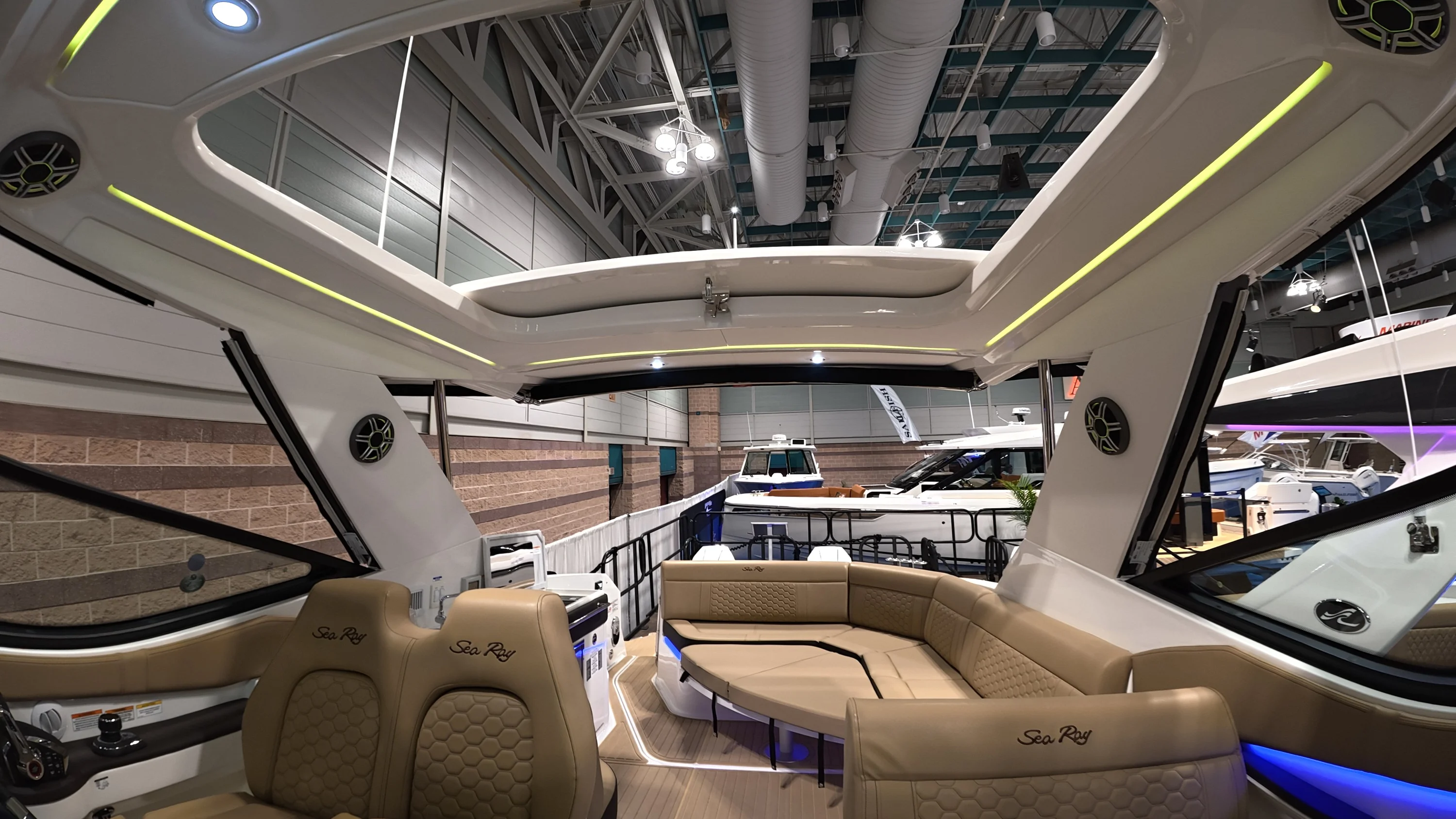 2026 Sea Ray Sundancer 320 Outboard Image Thumbnail #21