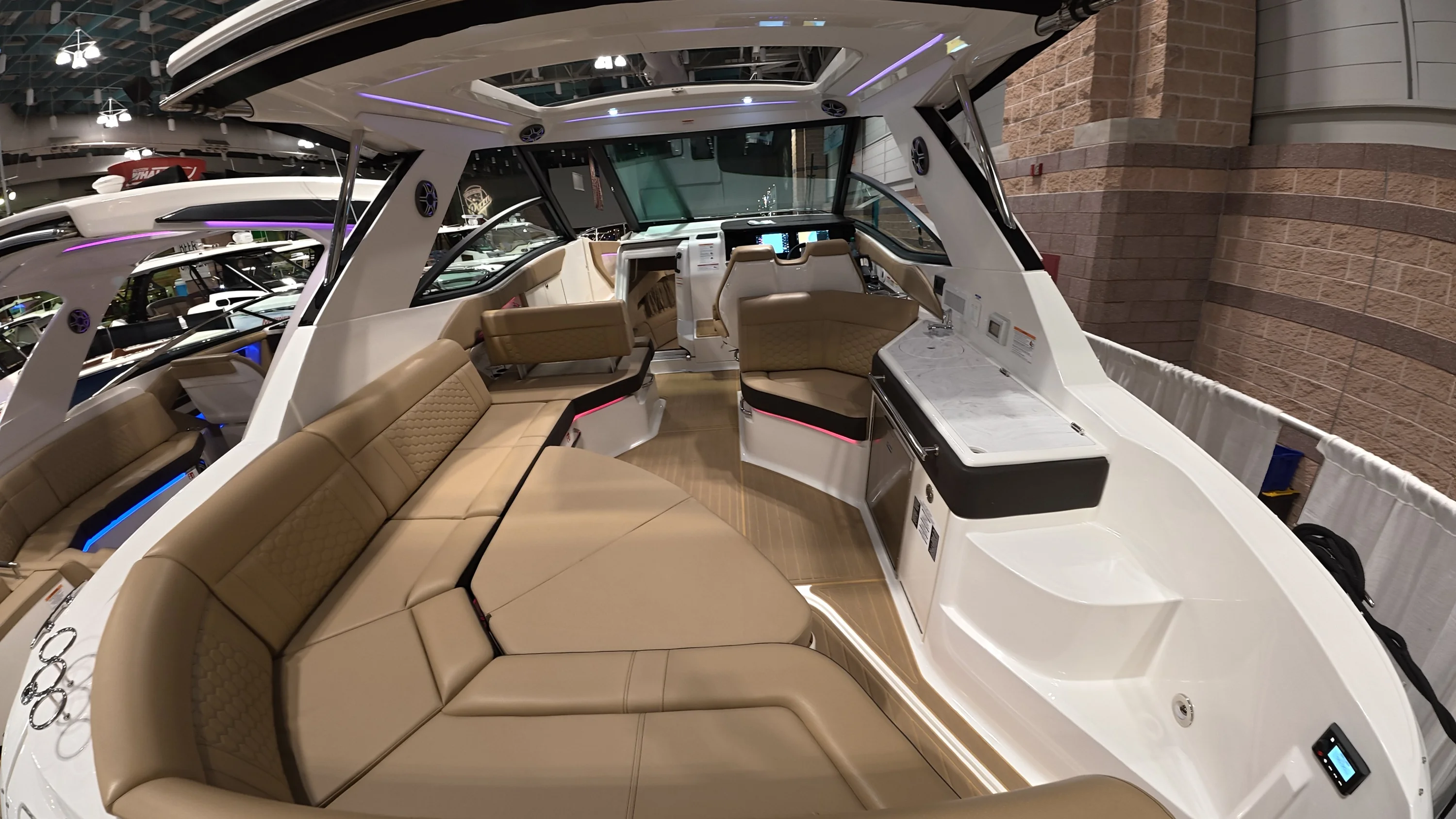 2026 Sea Ray Sundancer 320 Outboard Image Thumbnail #5