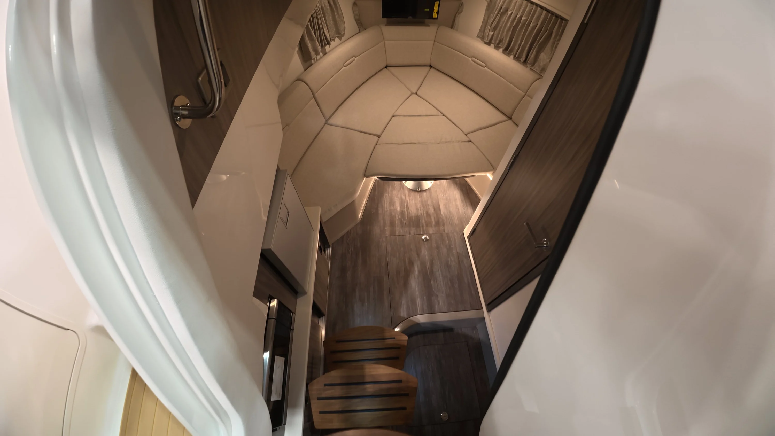 2026 Sea Ray Sundancer 320 Outboard Image Thumbnail #22