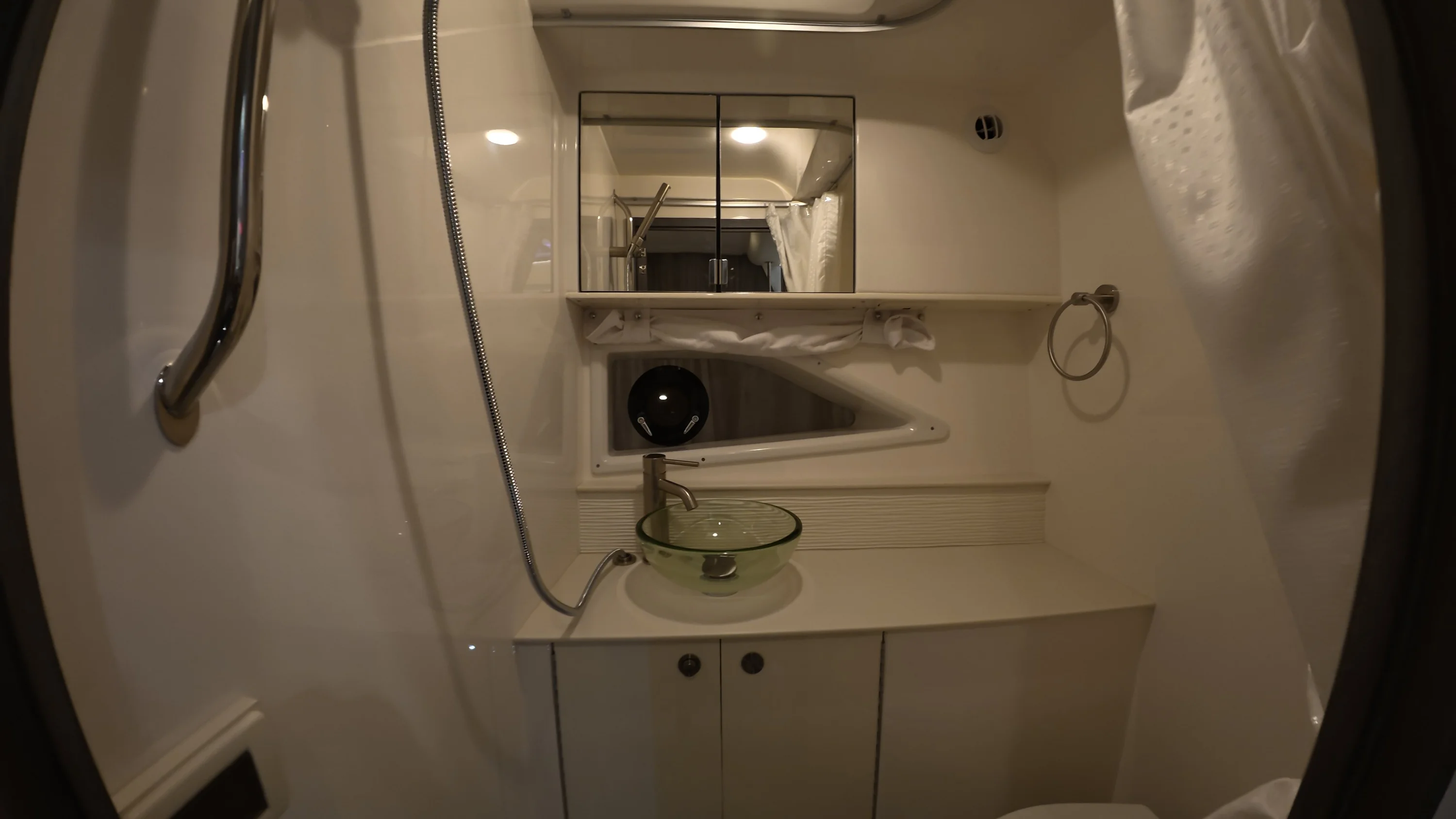 2026 Sea Ray Sundancer 320 Outboard Image Thumbnail #32